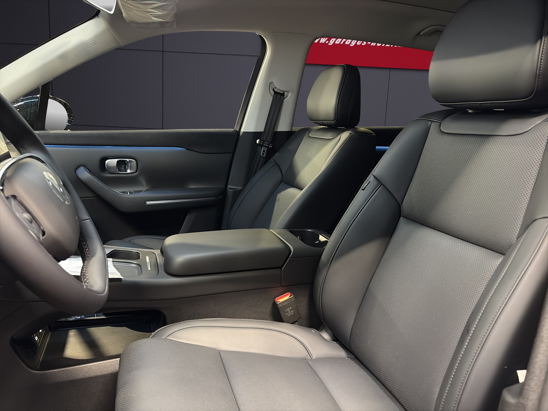 LEAPMOTOR C10 82kWh AWD Design-image-4