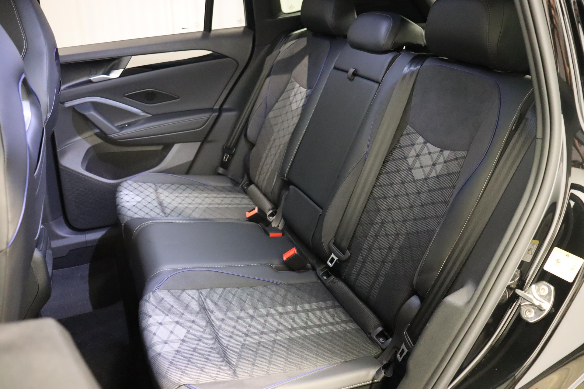 VW Tiguan 2.0 TSI R-Line DSG 4motion-image-12