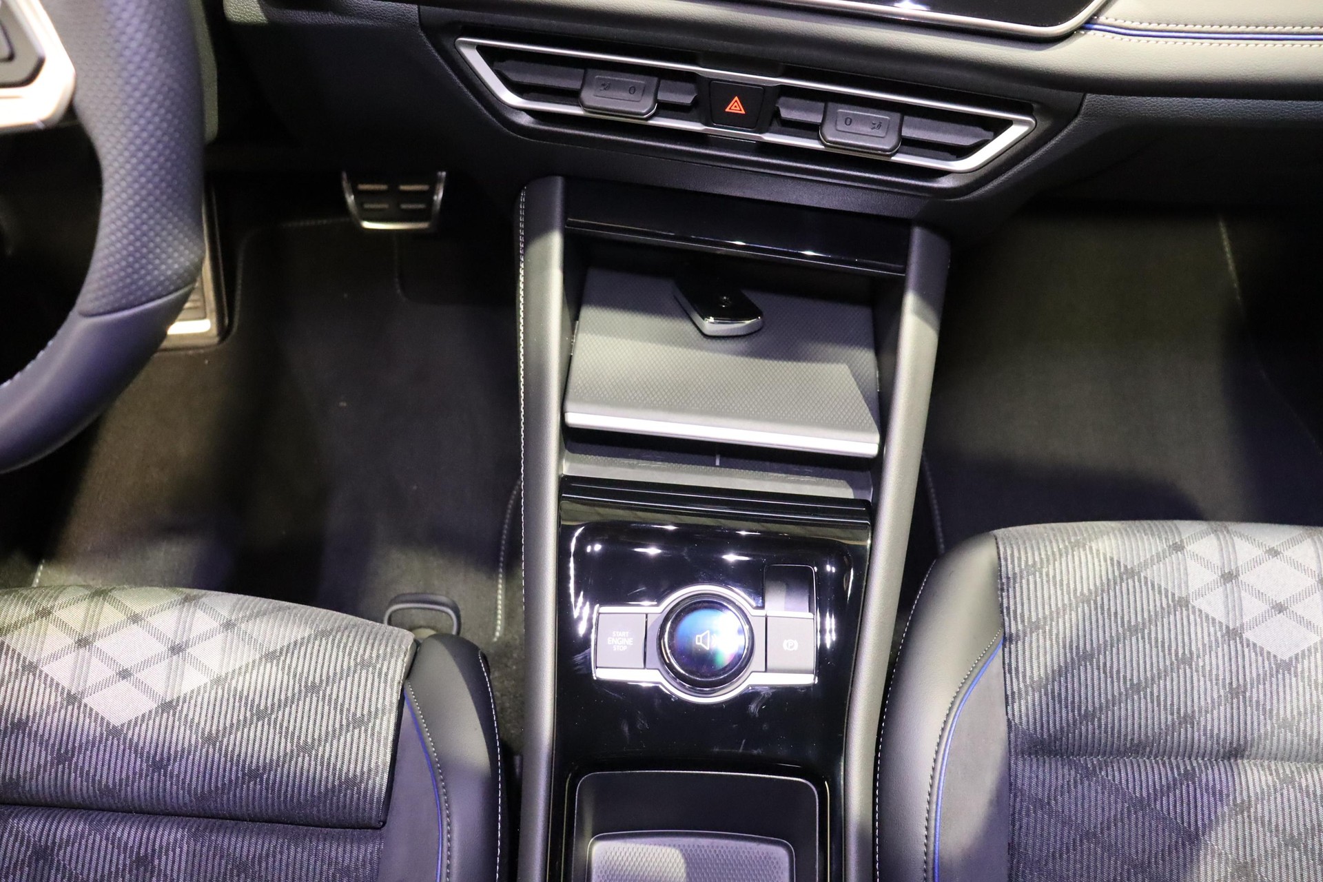VW Tiguan 2.0 TSI R-Line DSG 4motion-image-10