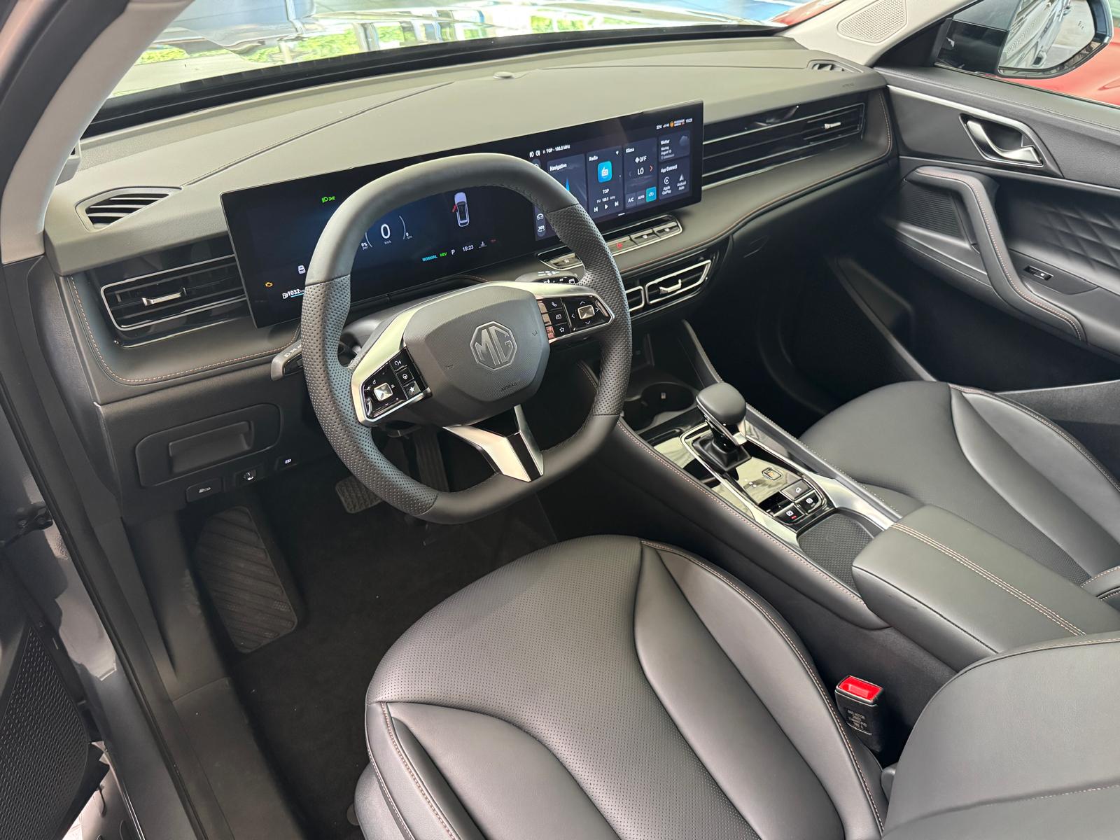 MG HS 1.5 Hybrid Luxury-image-5