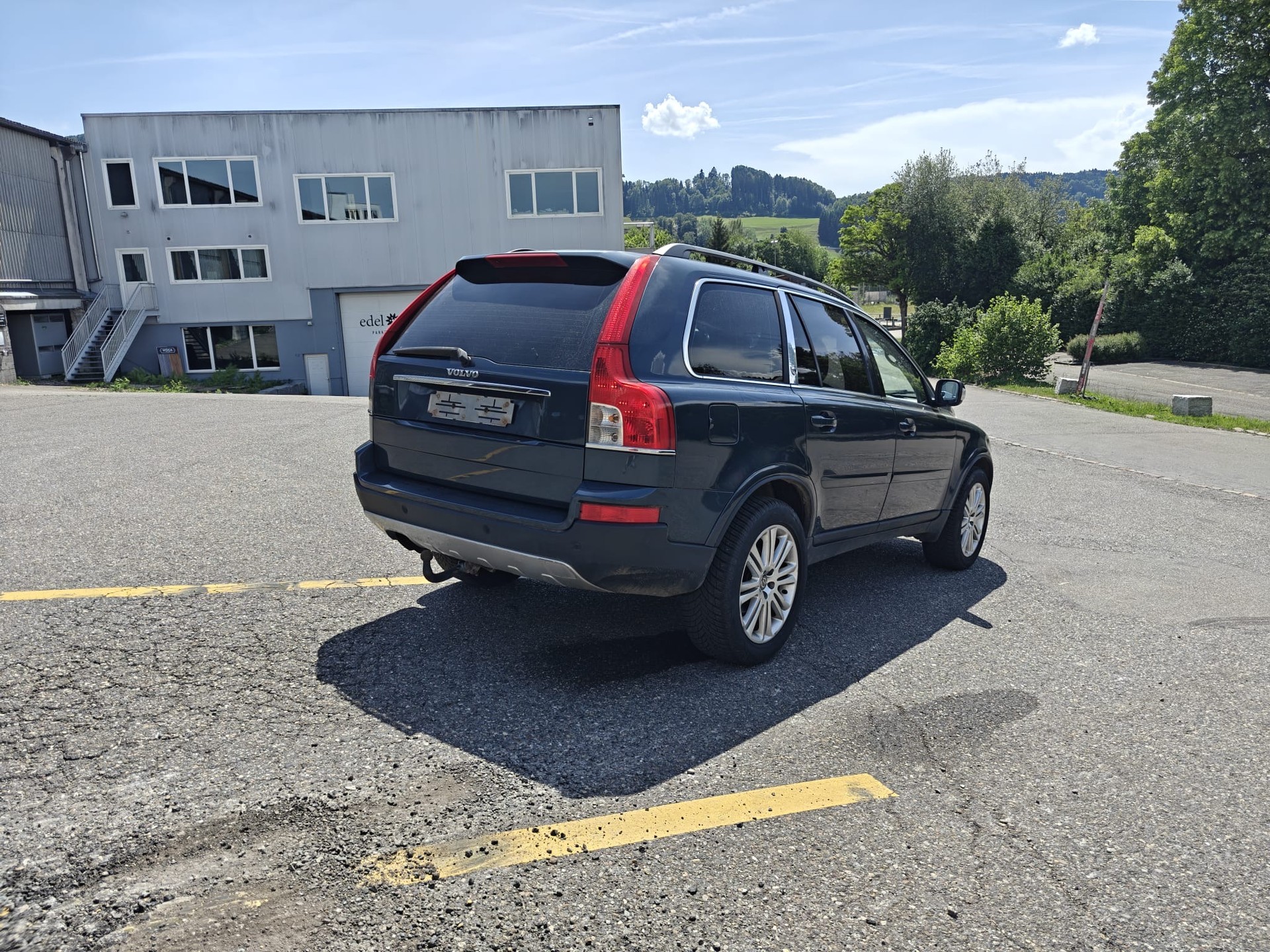 VOLVO XC90 D5 AWD Momentum-image-3