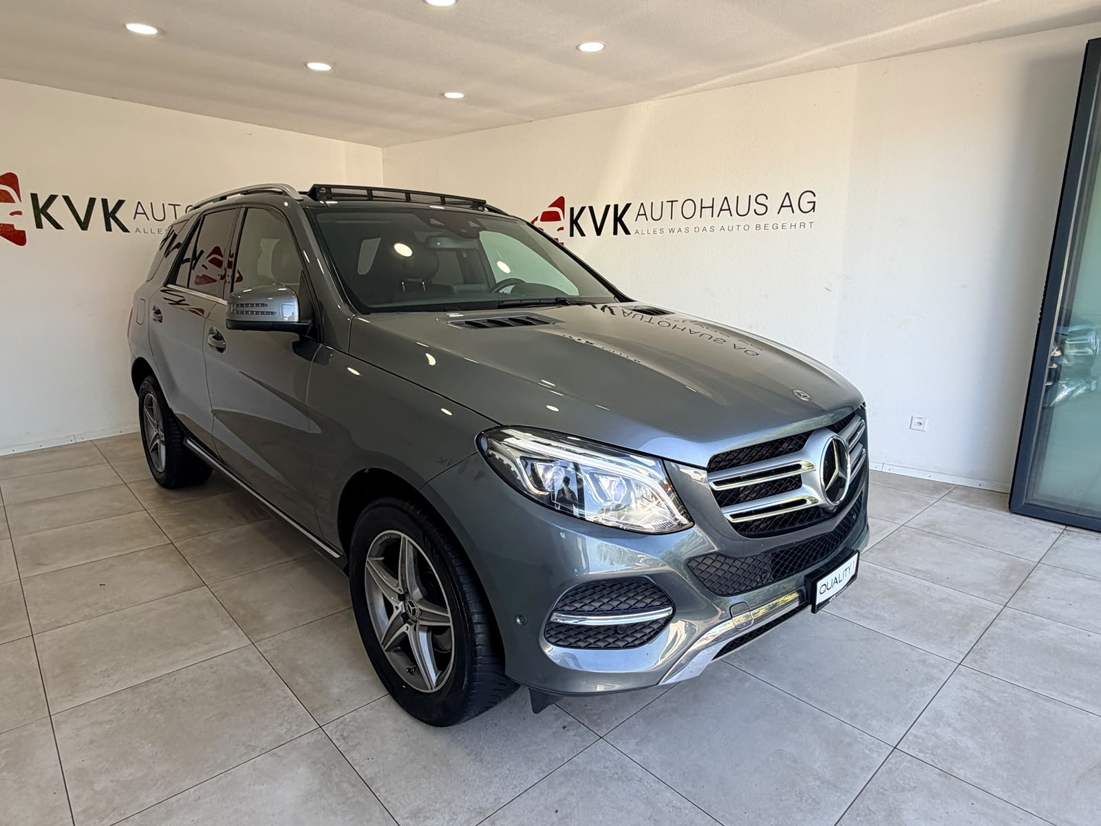 MERCEDES-BENZ GLE 250 d 4Matic 9G-Tronic-showroom-element-3