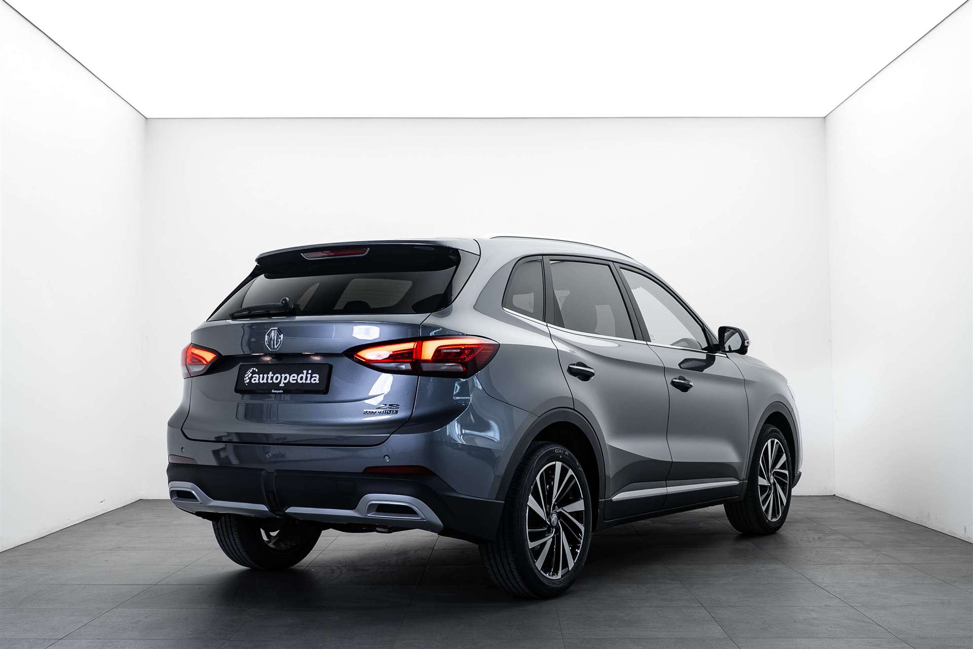 MG ZS 1.5 HEV Luxury Automat NEW-showroom-element-2