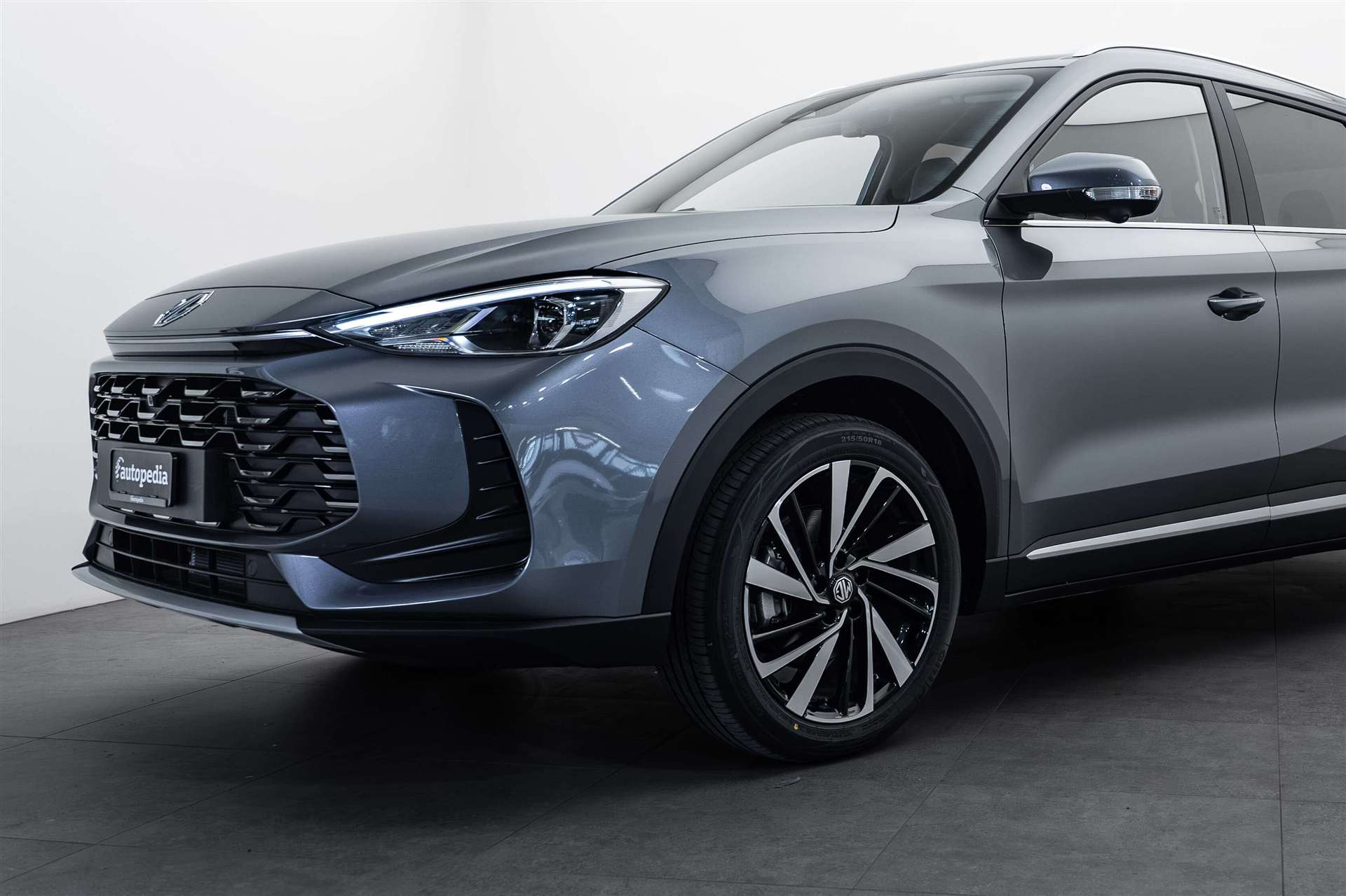 MG ZS 1.5 HEV Luxury Automat NEW-showroom-element-1