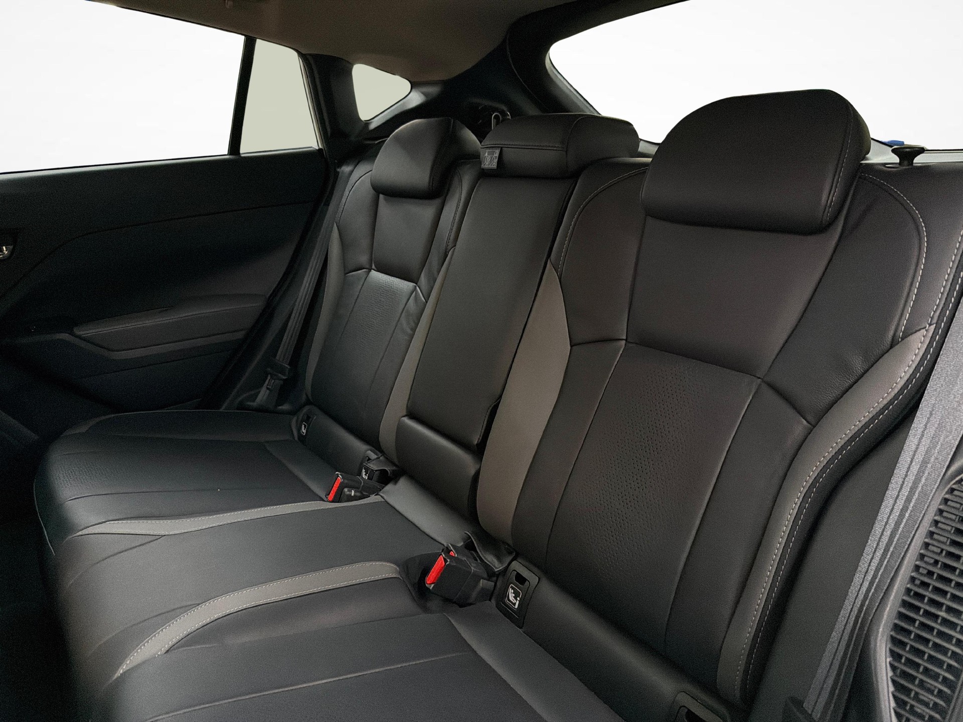 SUBARU Impreza 2.0i e-Boxer Luxury-image-10
