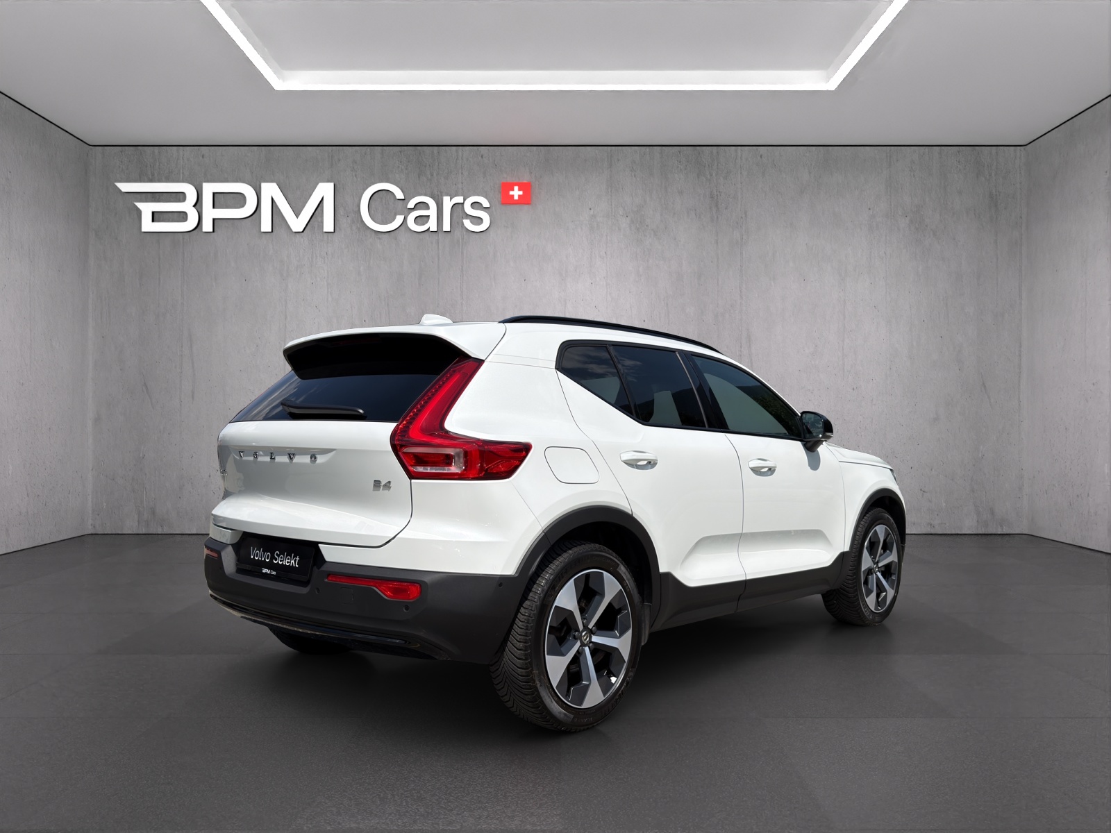 VOLVO XC40 B4 Benzin Mild Hybrid Plus Dark DCT-image-4
