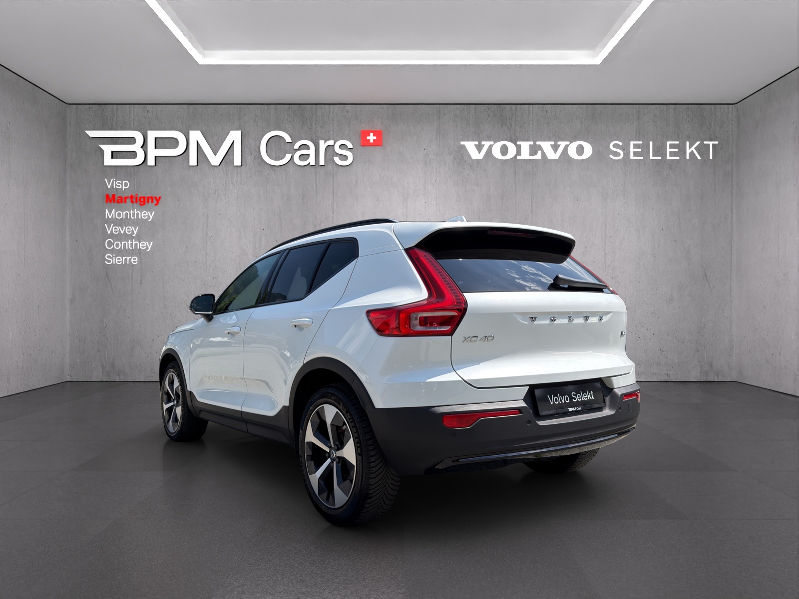 VOLVO XC40 B4 Benzin Mild Hybrid Plus Dark DCT-showroom-element-2