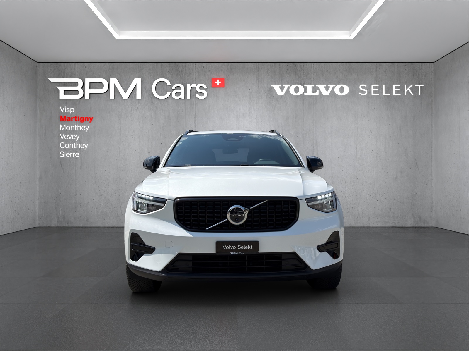 VOLVO XC40 B4 Benzin Mild Hybrid Plus Dark DCT-showroom-element-1
