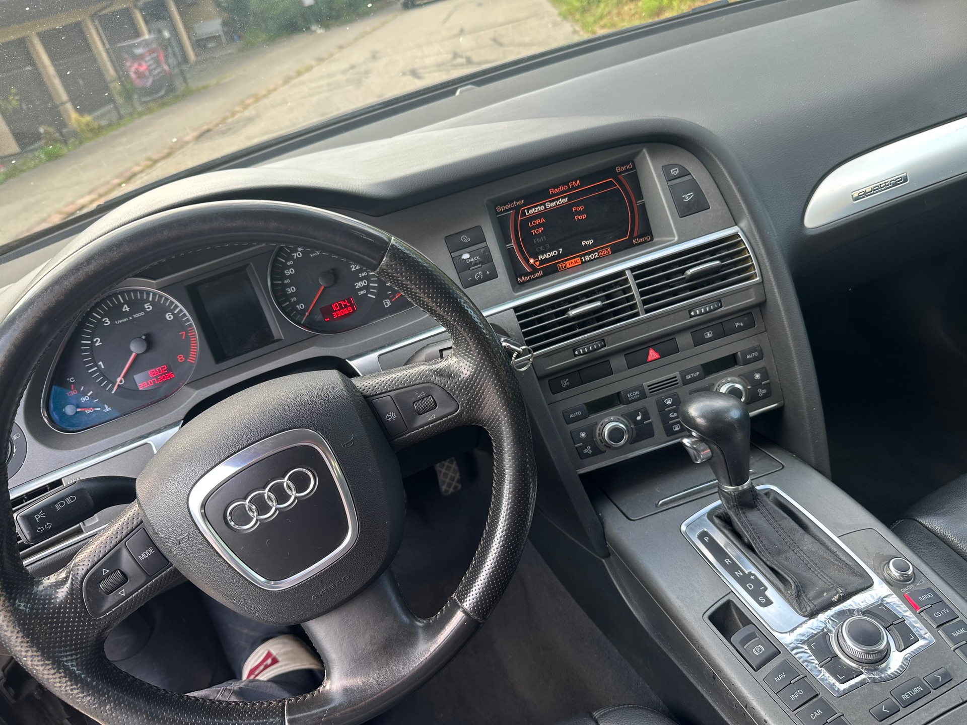 AUDI A6 Limousine 3.2 V6 FSI quattro-image-9