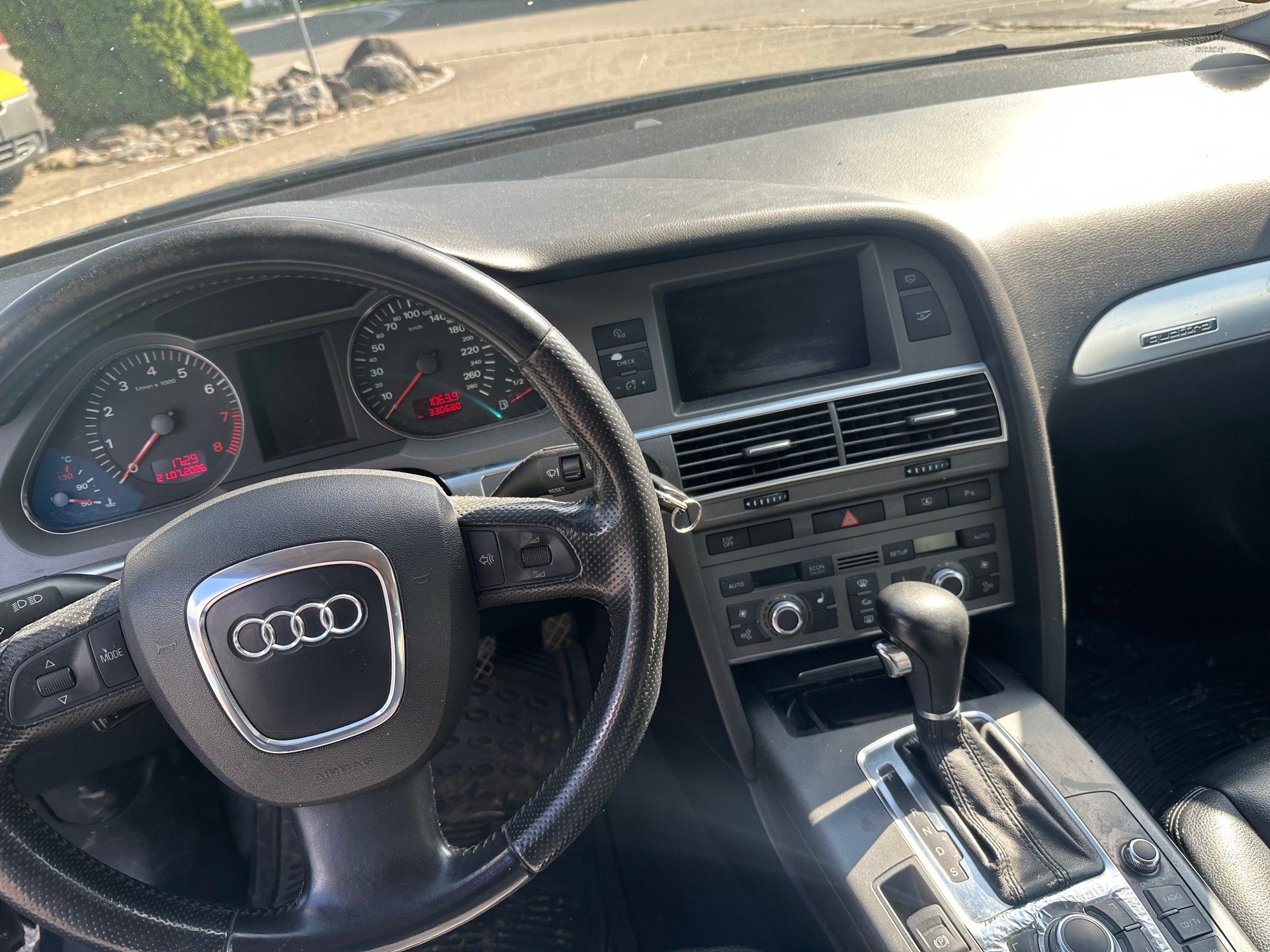 AUDI A6 Limousine 3.2 V6 FSI quattro-image-9