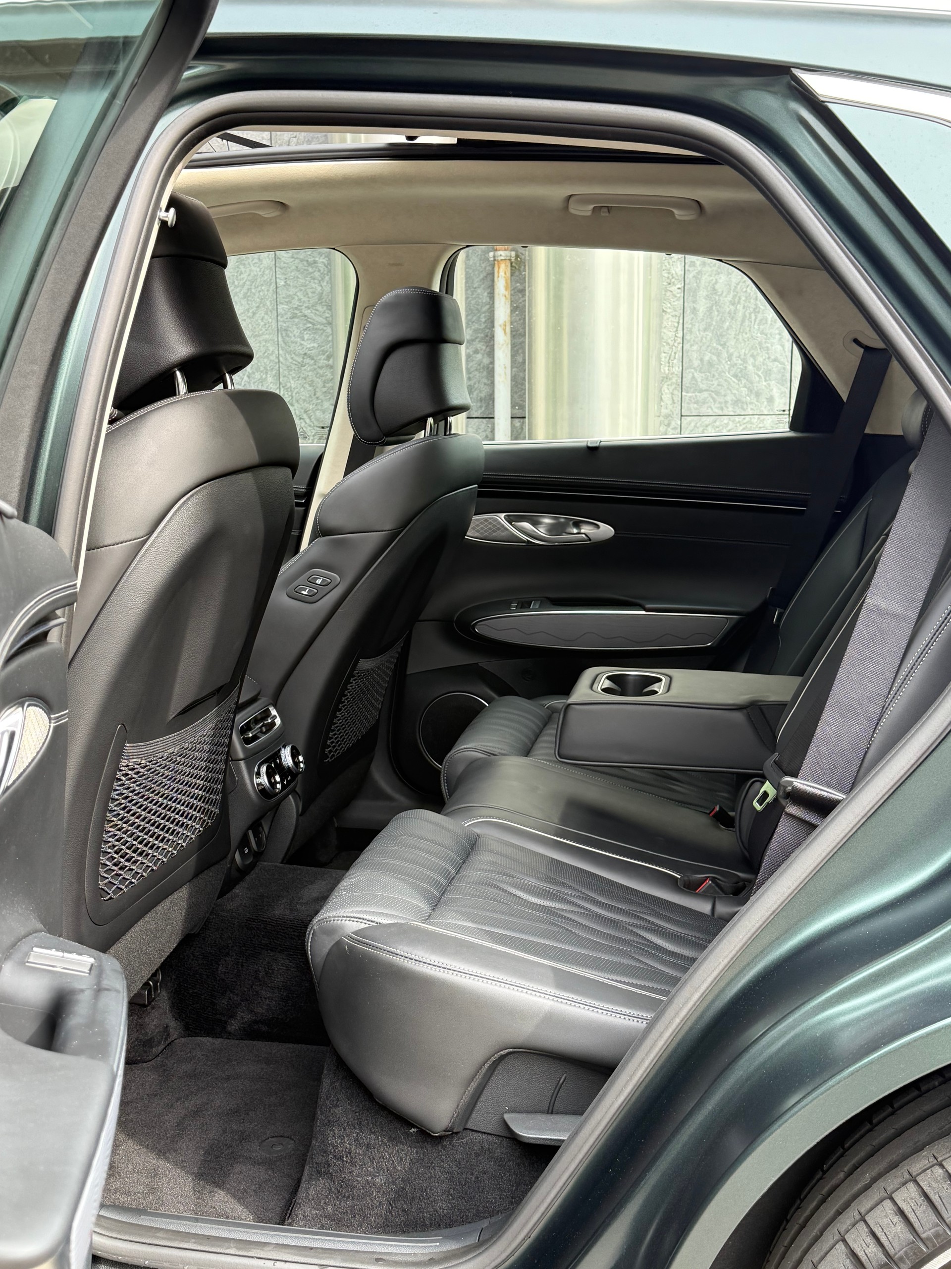 GENESIS GV70 2.5 TGDI Luxury AT8 AWD-image-9