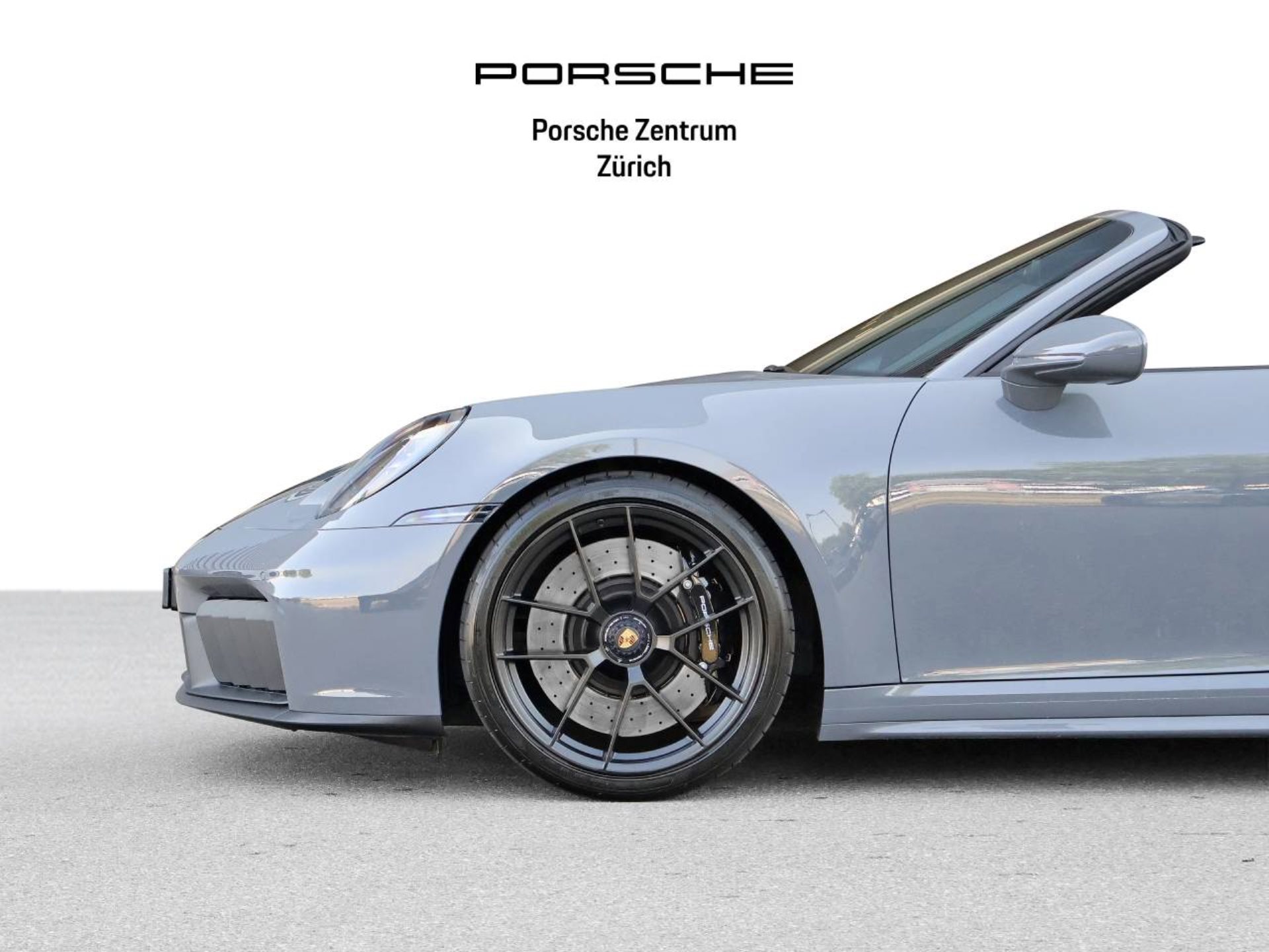 PORSCHE 911 Carrera 4 GTS Cabriolet-image-8