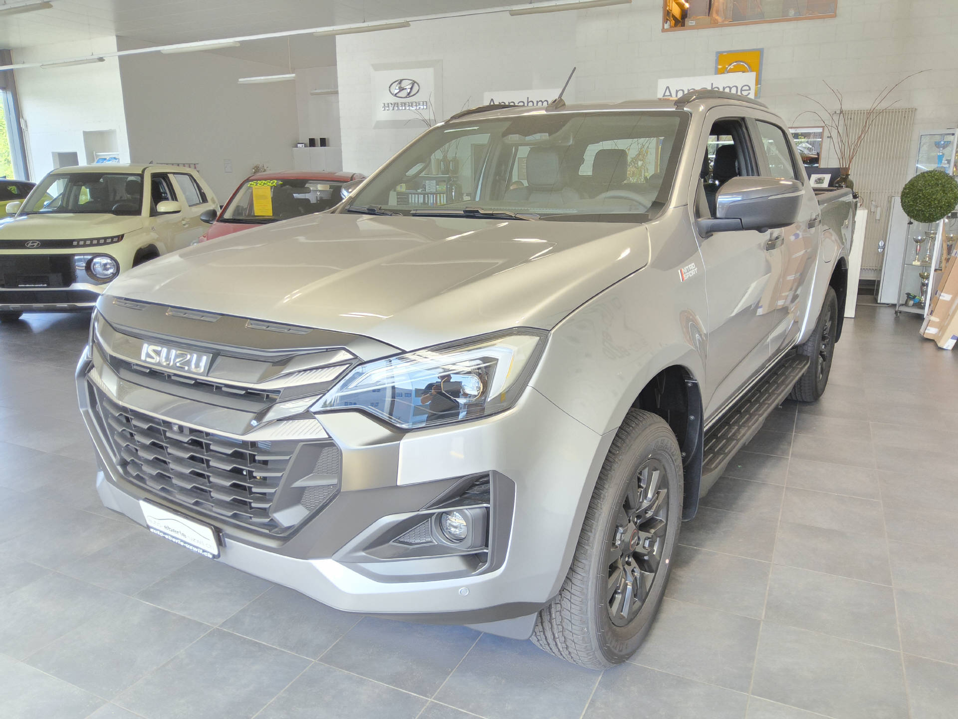 ISUZU D-Max Crew Pick-up 2.2 DDi Nitro Sport 4x4-showroom-element-3