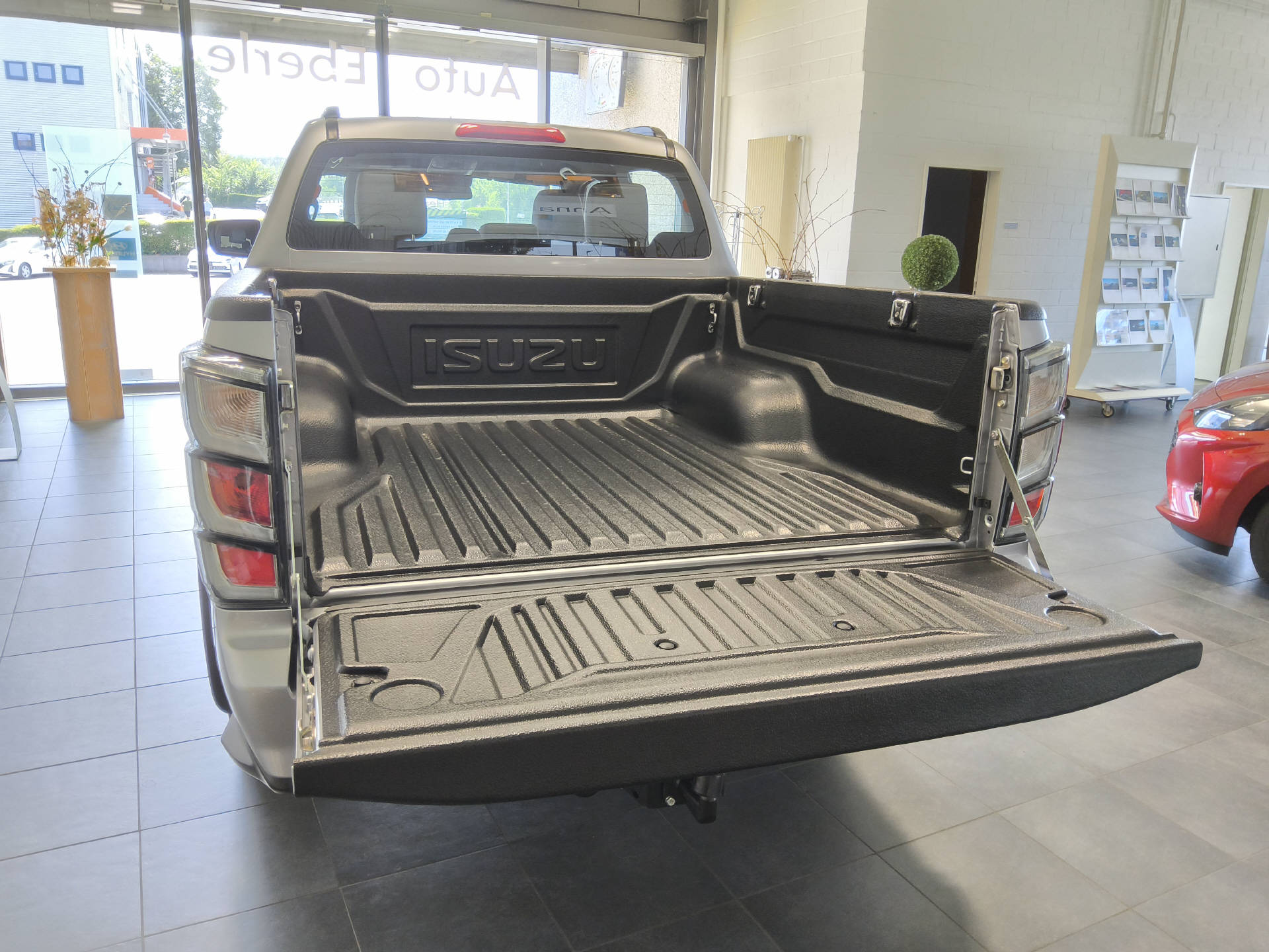 ISUZU D-Max Crew Pick-up 2.2 DDi Nitro Sport 4x4-image-6