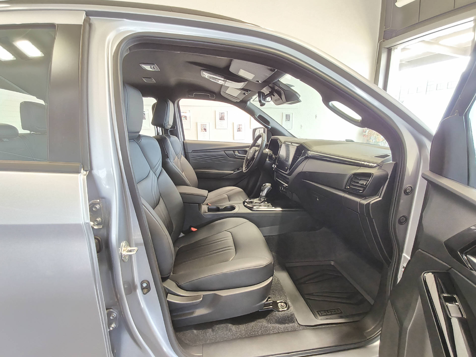 ISUZU D-Max Crew Pick-up 2.2 DDi Nitro Sport 4x4-image-10