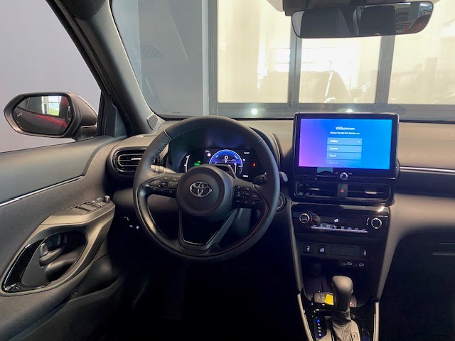TOYOTA Yaris Cross 1.5 VVT-i HSD Trend AWD-i-showroom-element-2