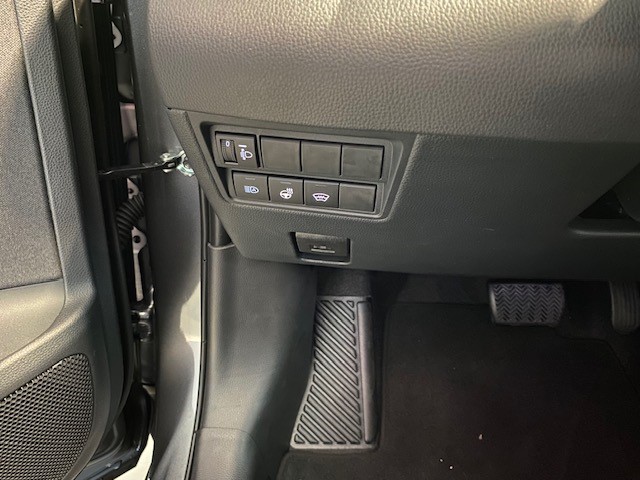 TOYOTA Yaris Cross 1.5 VVT-i HSD Trend AWD-i-image-6