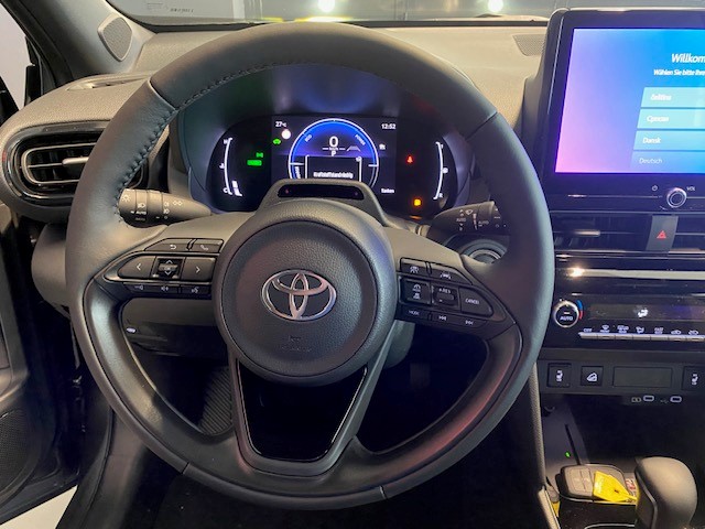 TOYOTA Yaris Cross 1.5 VVT-i HSD Trend AWD-i-showroom-element-3
