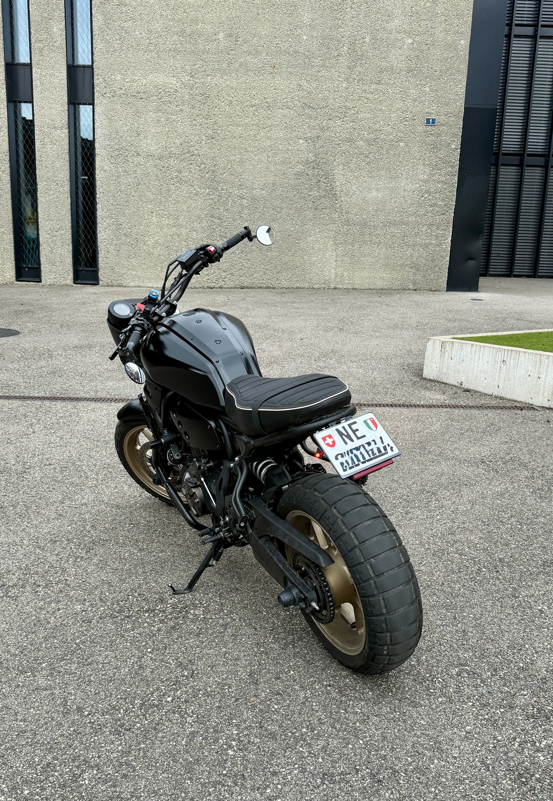 YAMAHA XSR 700 Legacy-image-1