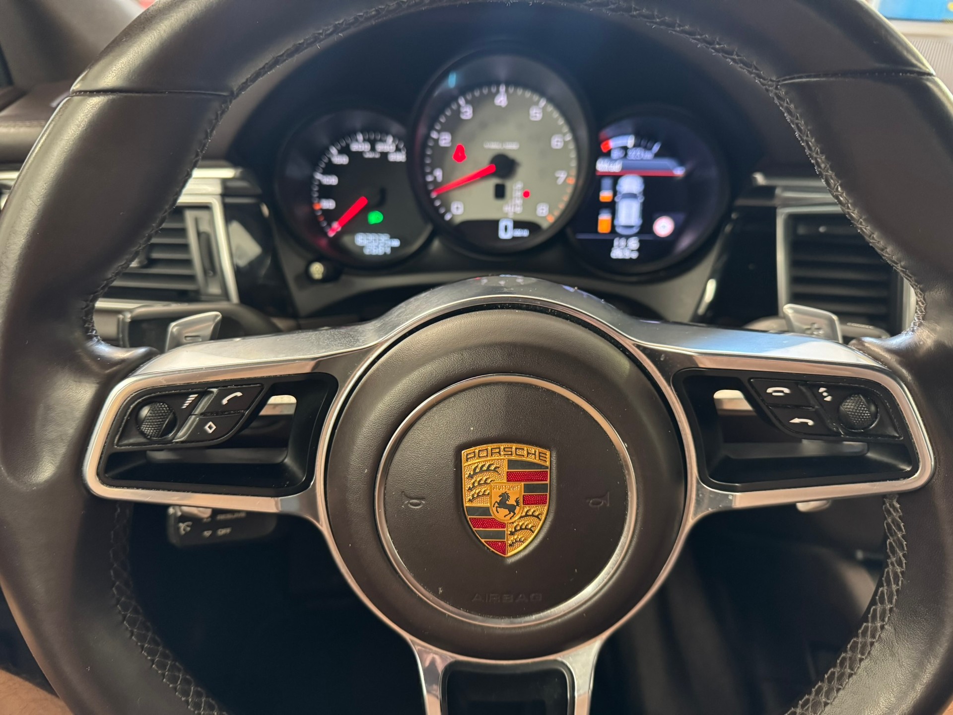 PORSCHE Macan S PDK-image-9