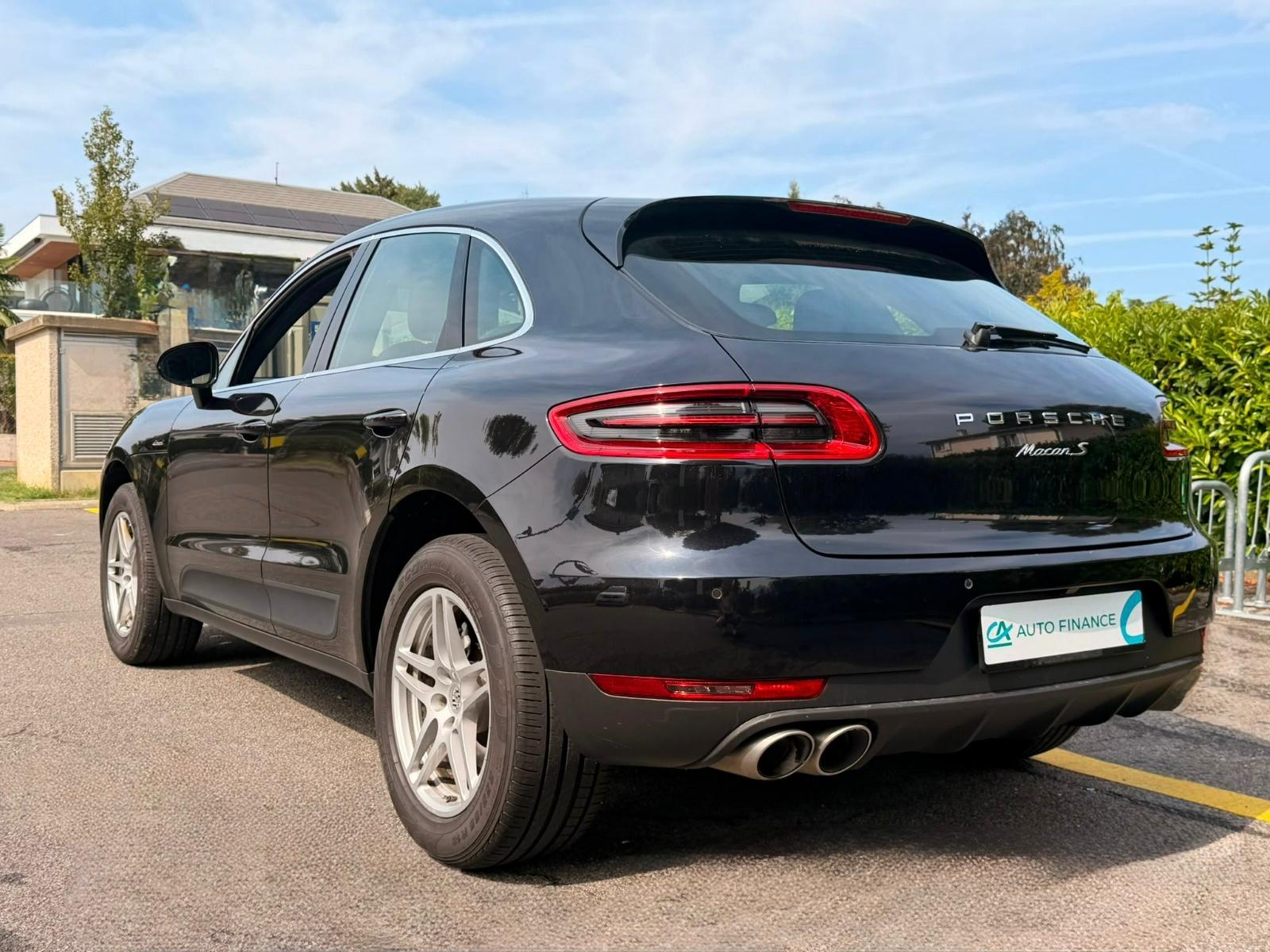 PORSCHE Macan S Diesel PDK-showroom-element-3