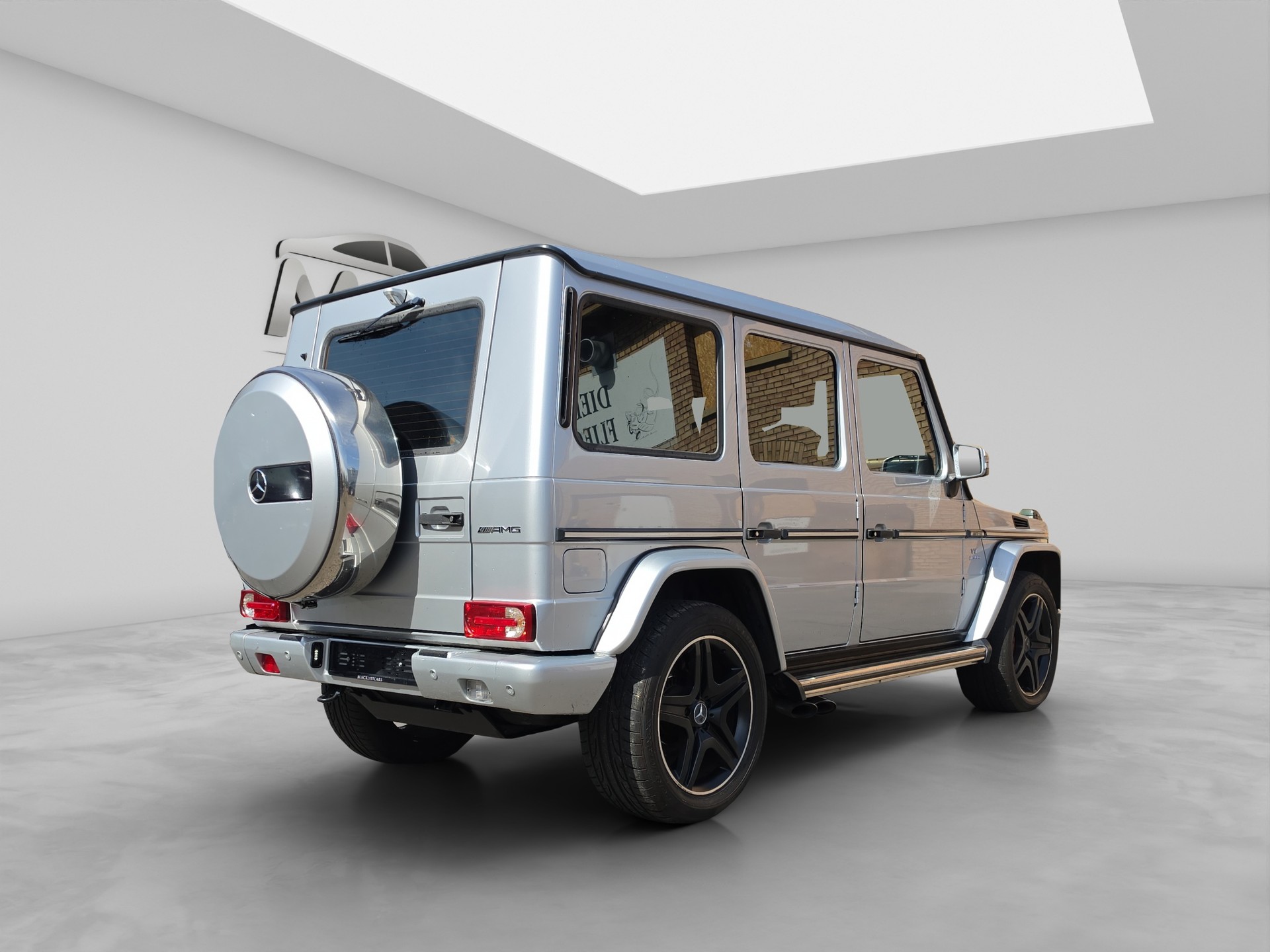 MERCEDES-BENZ G 63 AMG Automatic-image-5