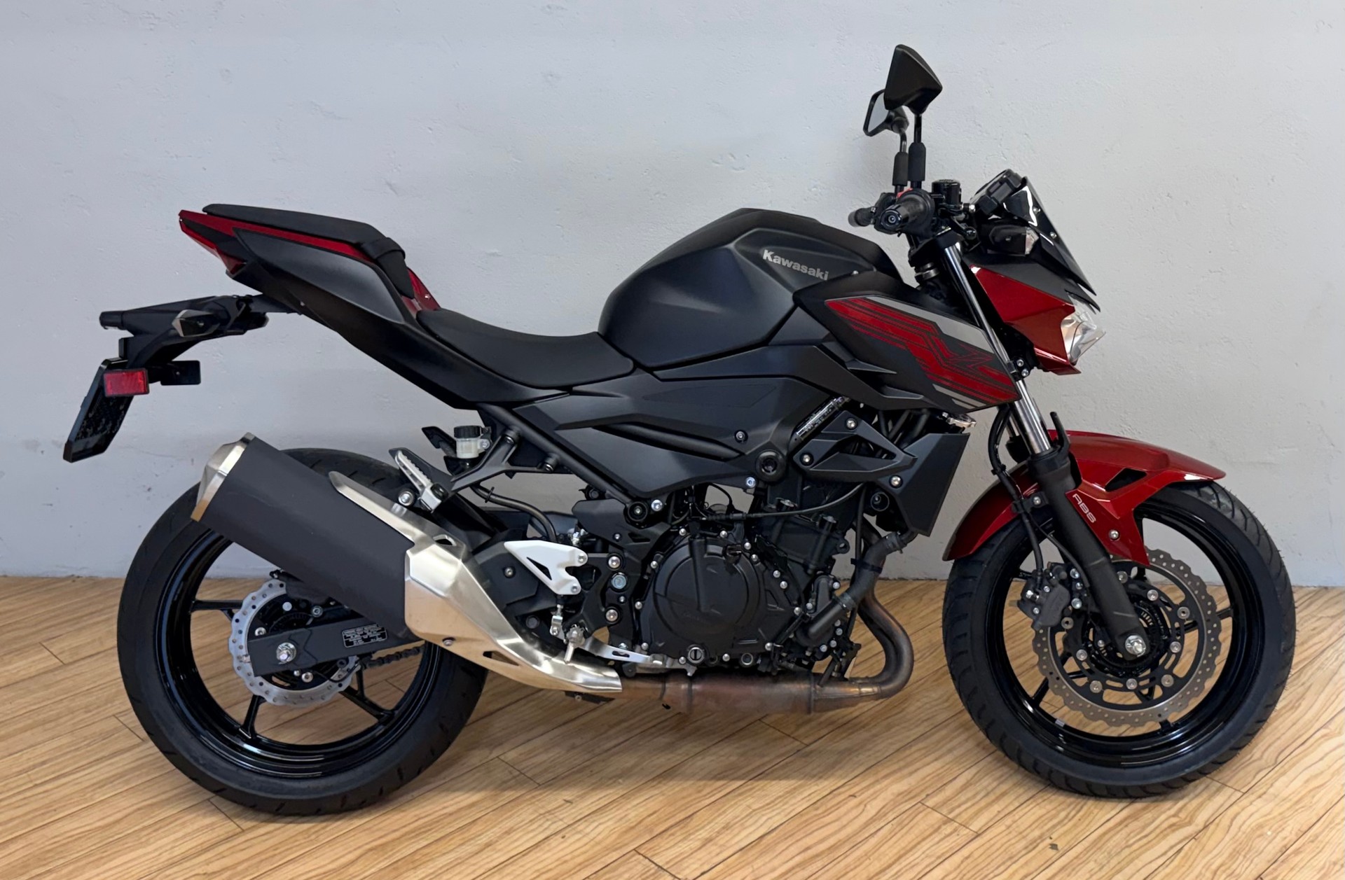 KAWASAKI Z 400 ABS-image-1