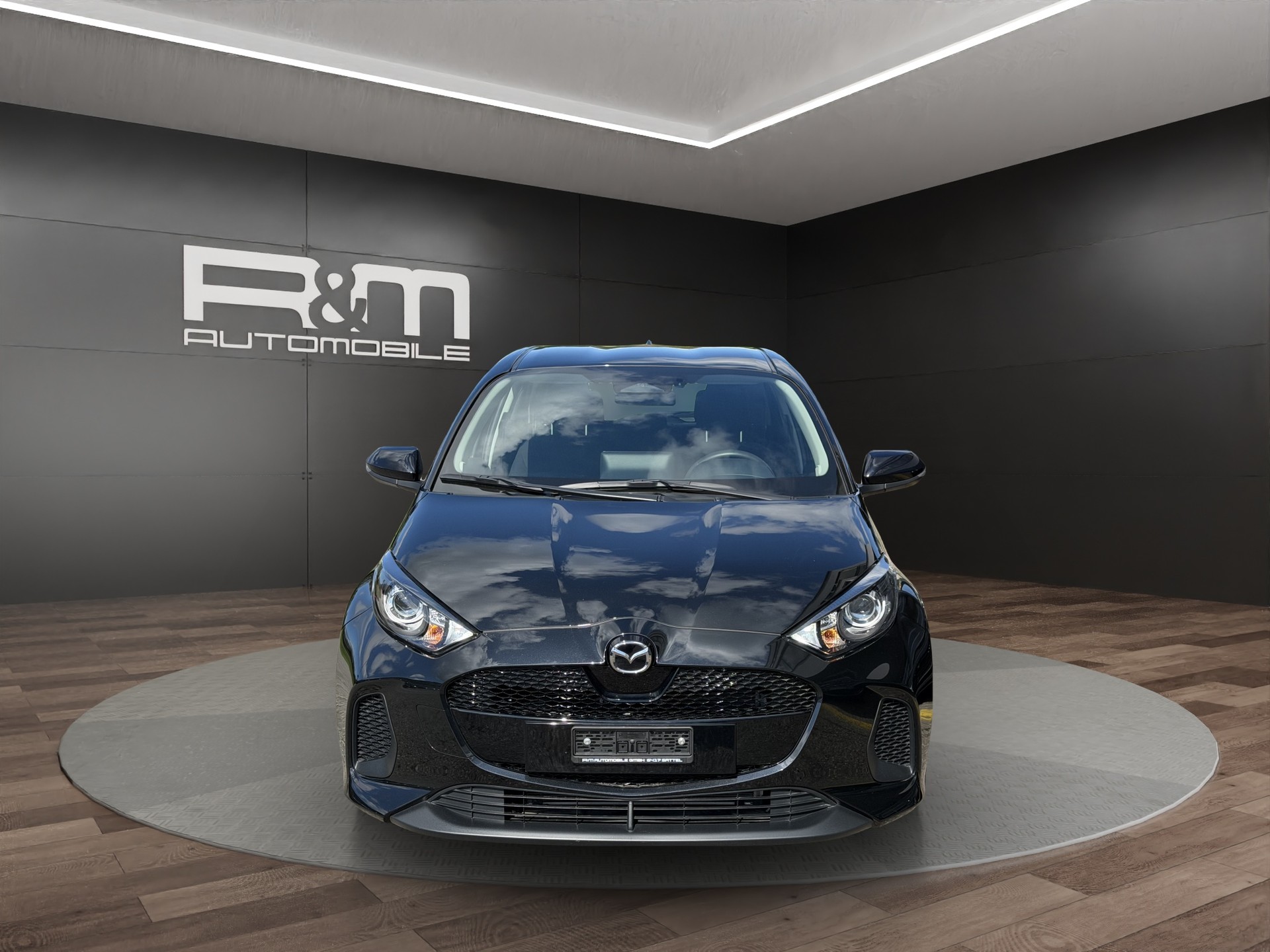 MAZDA 2 Hybrid 1.5 Centre-line-showroom-element-1