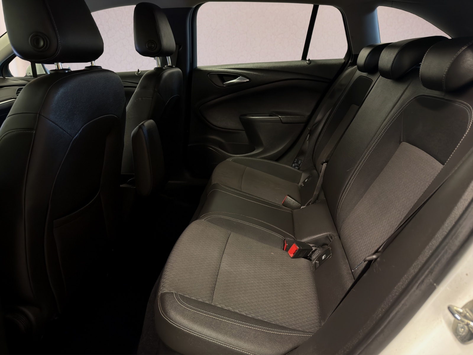 OPEL Astra 1.6 CDTi ecoF Excellence-image-9
