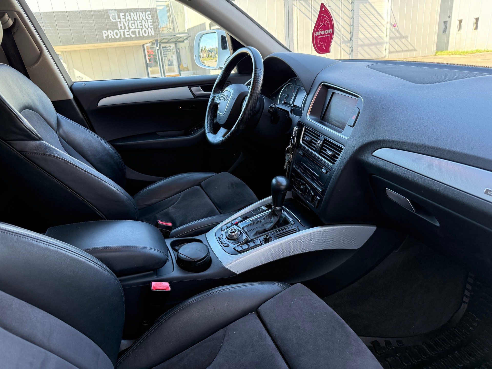AUDI Q5 3.0 TDI quattro S-tronic-image-6