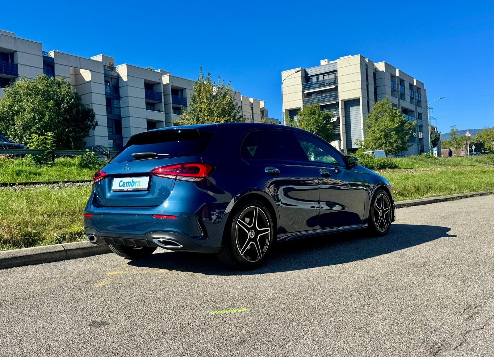 MERCEDES-BENZ A 220 AMG Line 7G-DCT-showroom-element-1