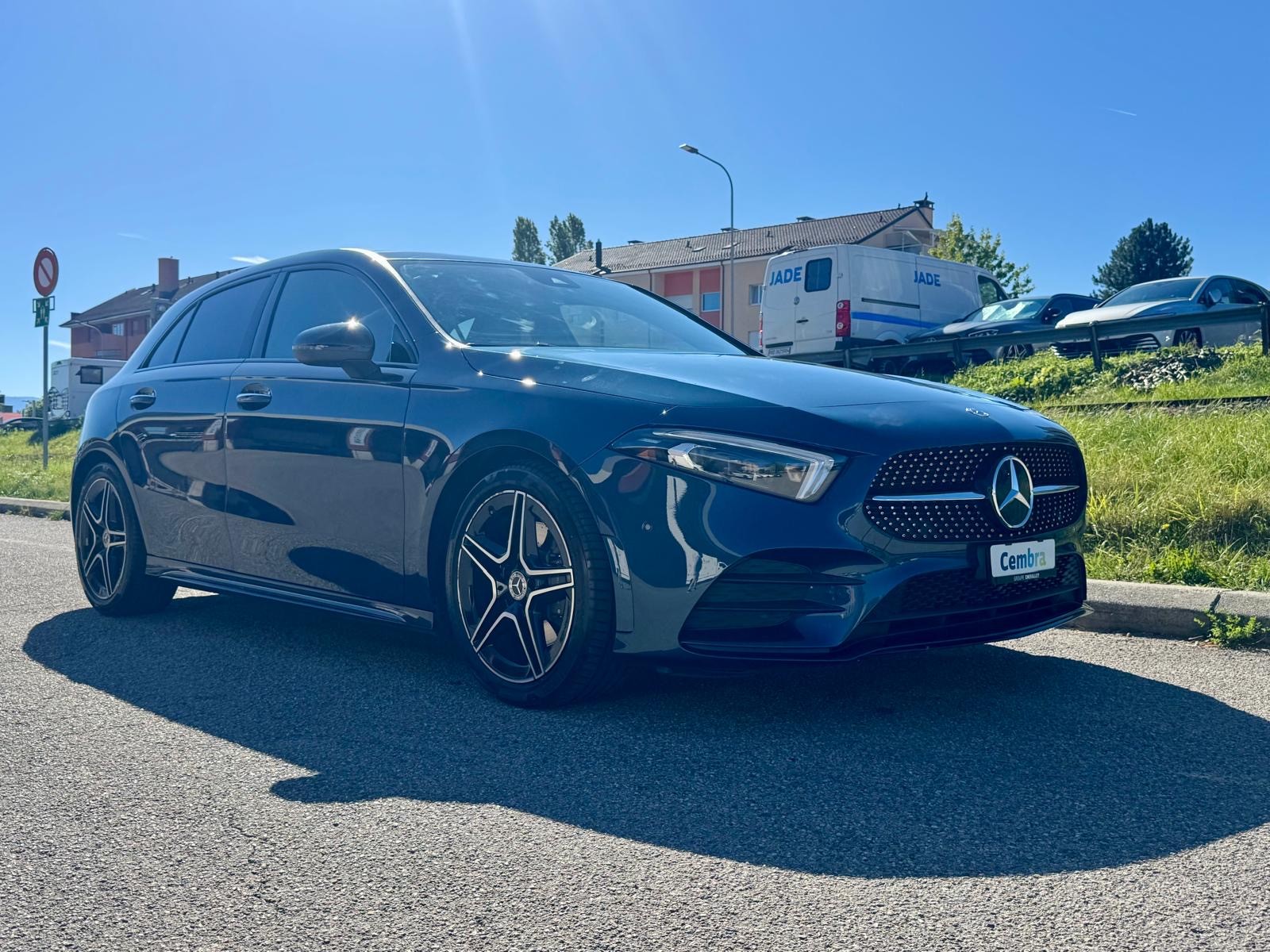 MERCEDES-BENZ A 220 AMG Line 7G-DCT-showroom-element-2