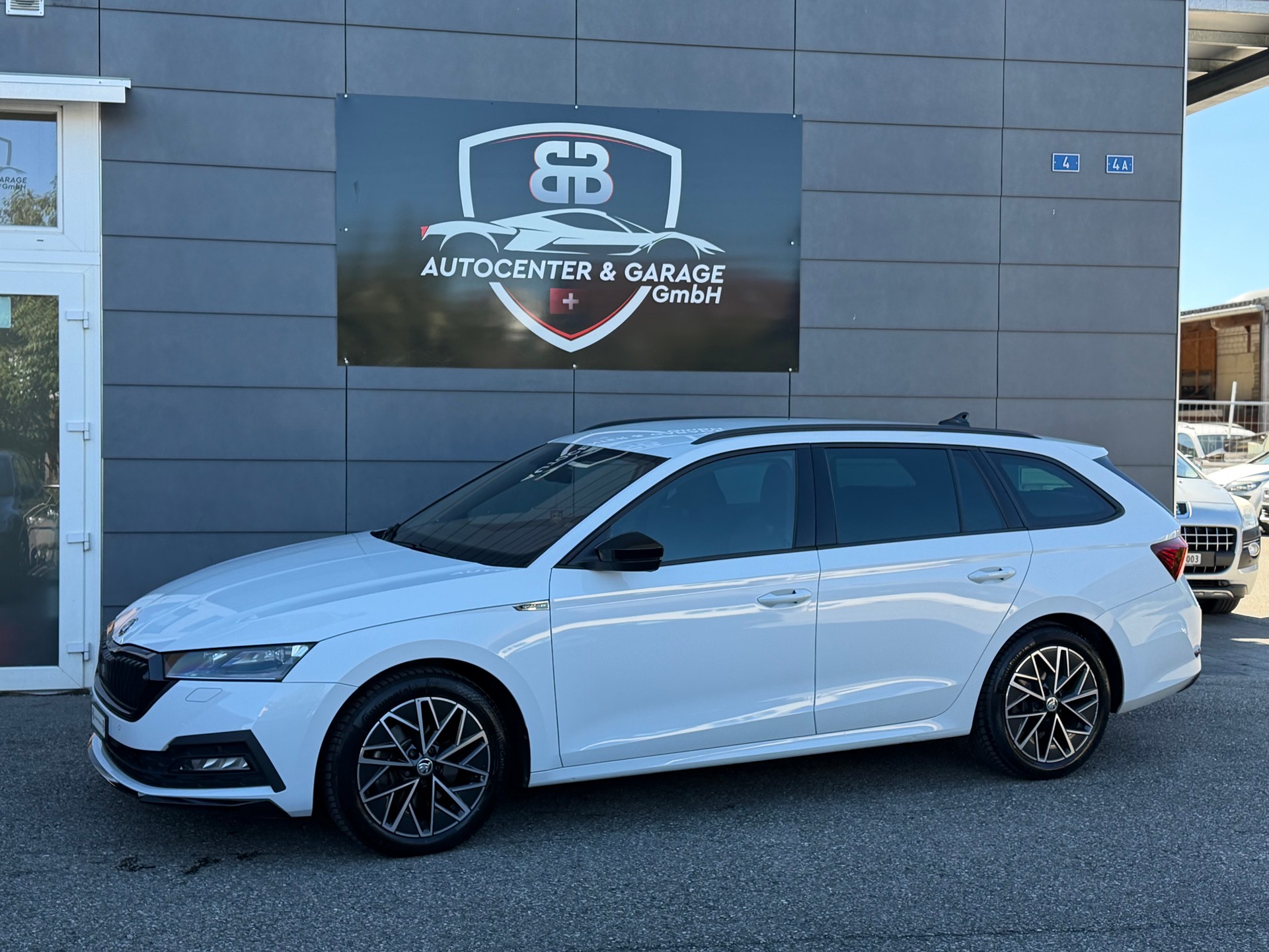 SKODA Octavia Combi 2.0 TSI SportLine DSG 4x4-showroom-element-2