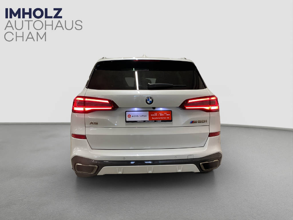 BMW X5 M50i xDrive-showroom-element-3