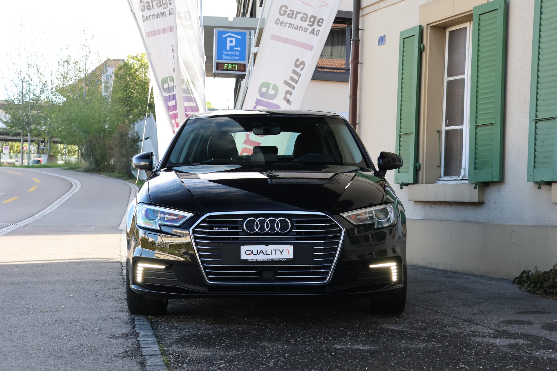 AUDI A3 Sportback 1.4 e-tron Sport S-tronic-showroom-element-1