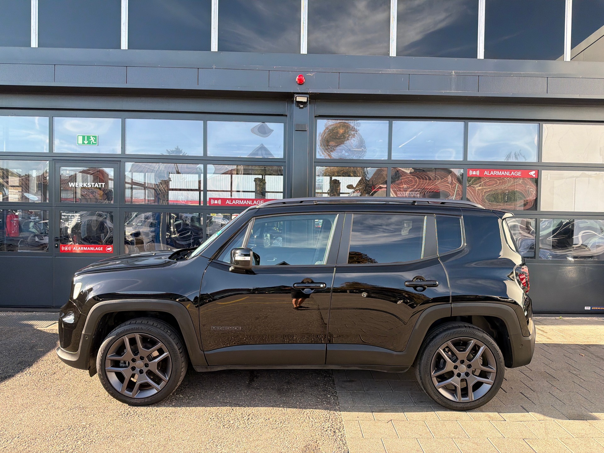 JEEP Renegade 1.3 Turbo S AWD 4X4-showroom-element-2