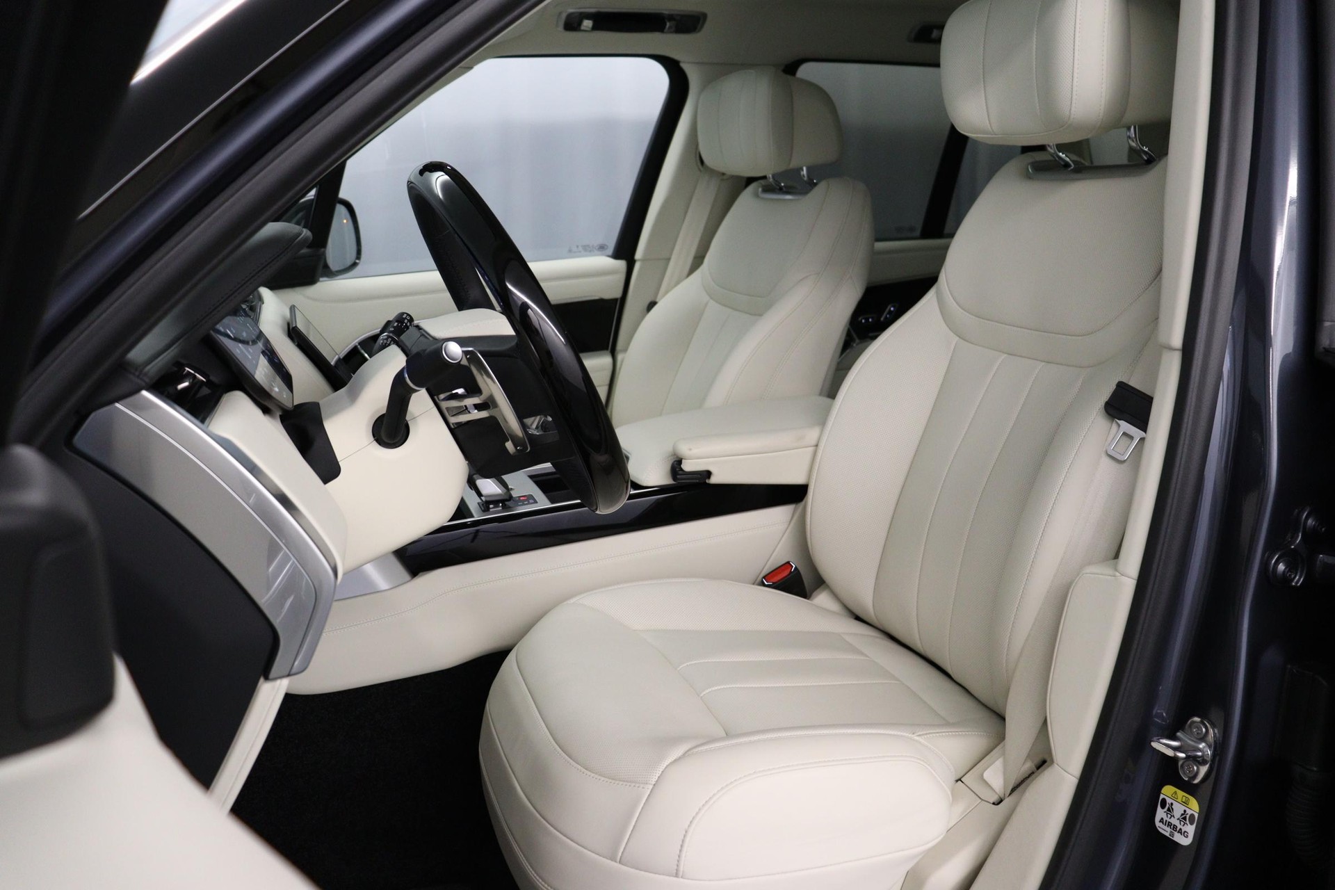 LAND ROVER Range Rover 4.4 V8 Autobiography-showroom-element-2