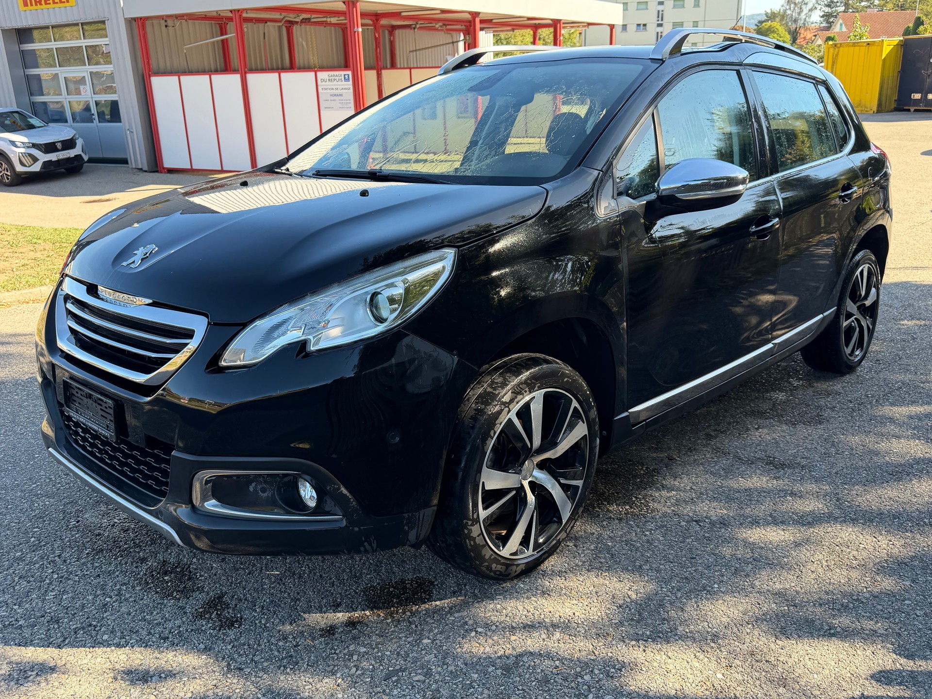 PEUGEOT 2008 1.2 PureTech Allure