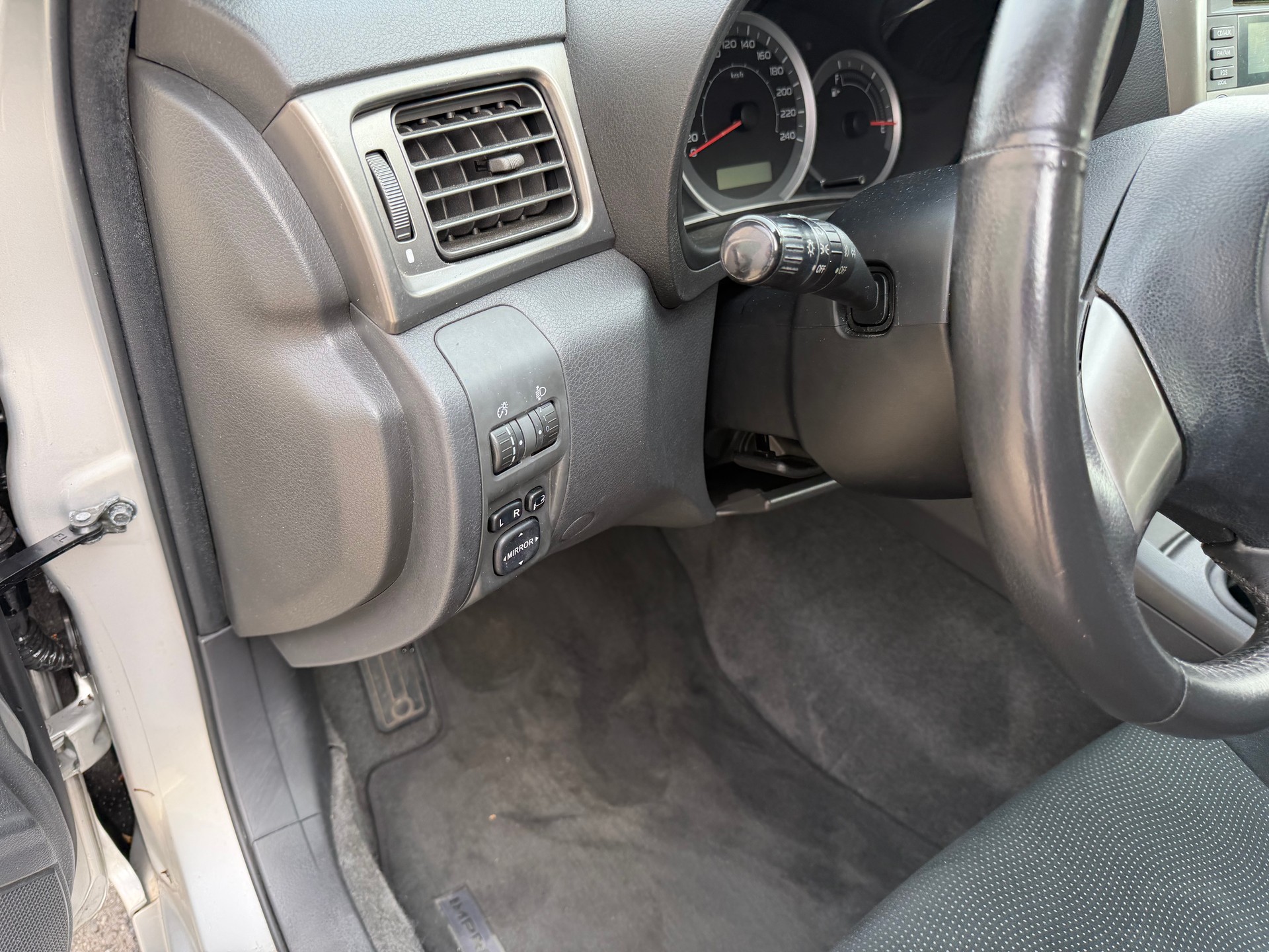 SUBARU Impreza 1.5R Swiss BOITE MANUEL 76000 KM-image-23
