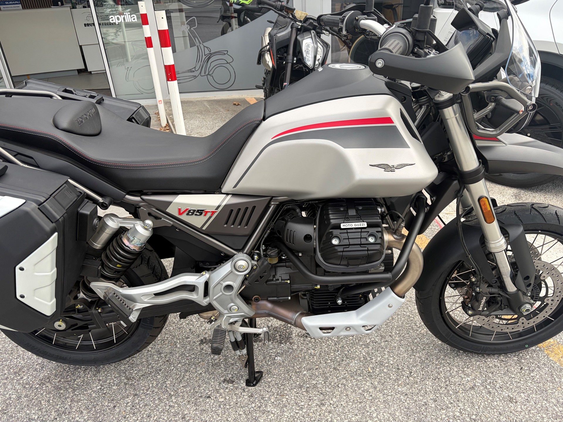 MOTO GUZZI V85 TT Travel Pack 35kW-showroom-element-3