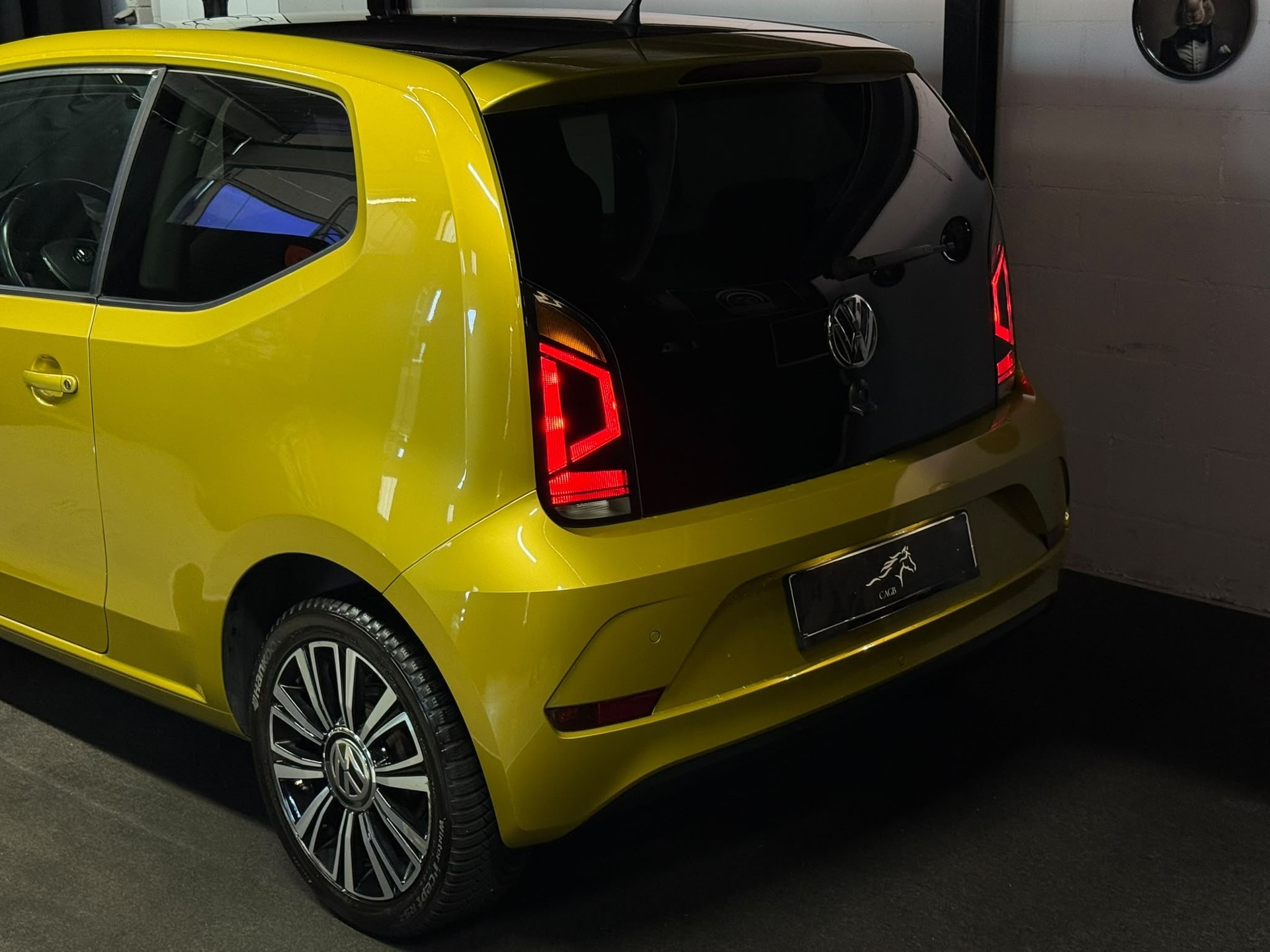 VW Up 1.0 BMT move up-showroom-element-3