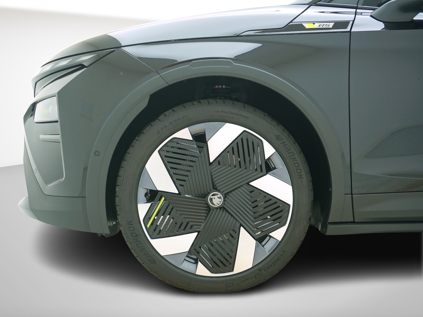 SKODA Elroq RS 4x4-image-8