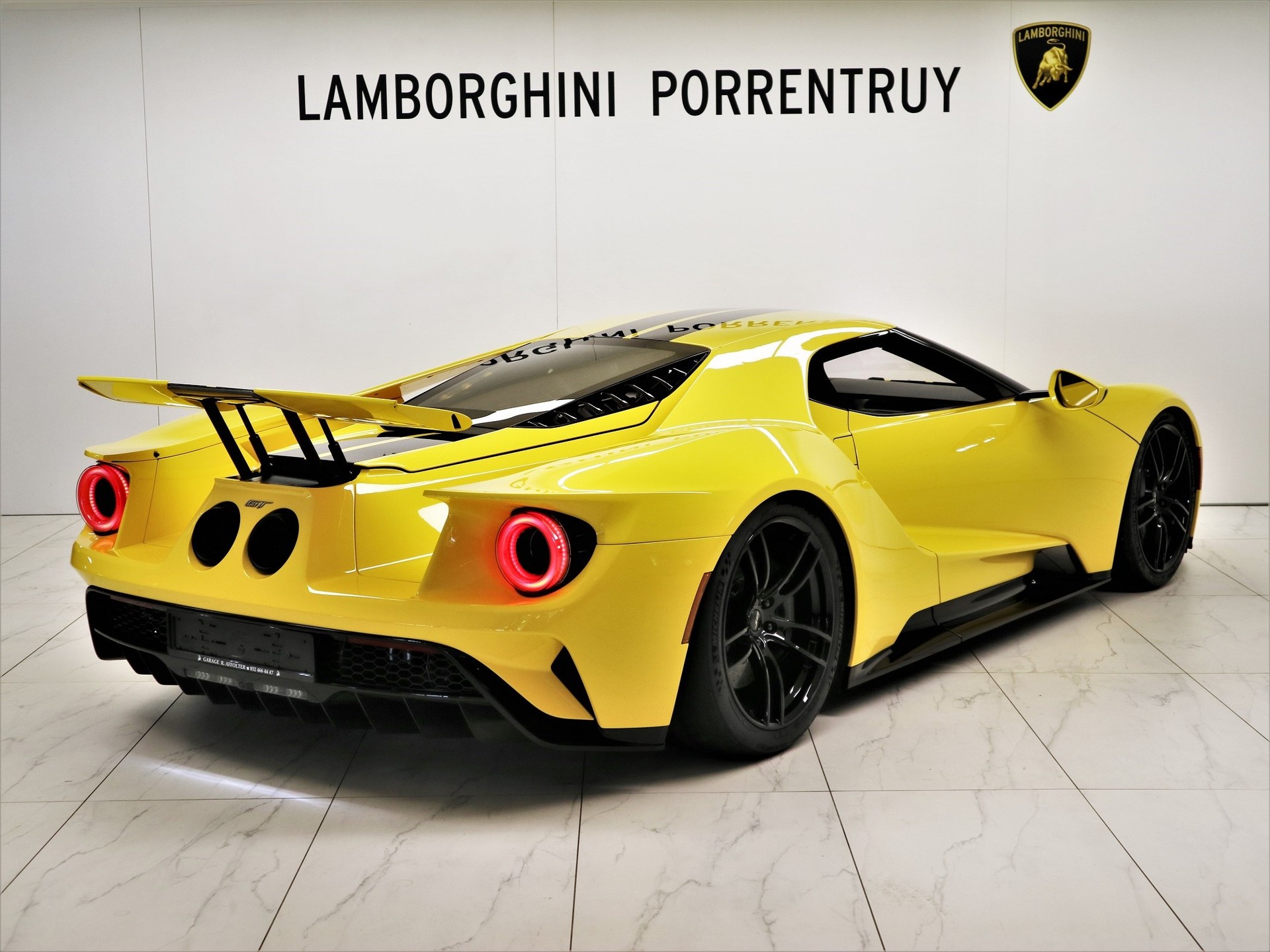 FORD GT-image-2