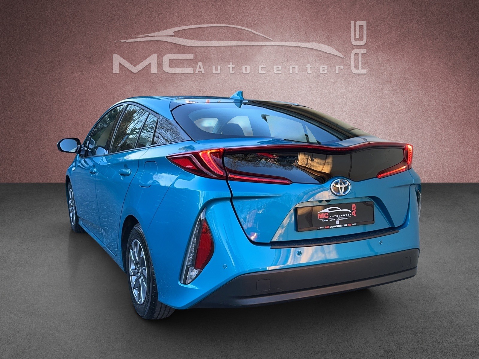 TOYOTA Prius 1.8 VVT-i Plug-in Hybrid-image-2