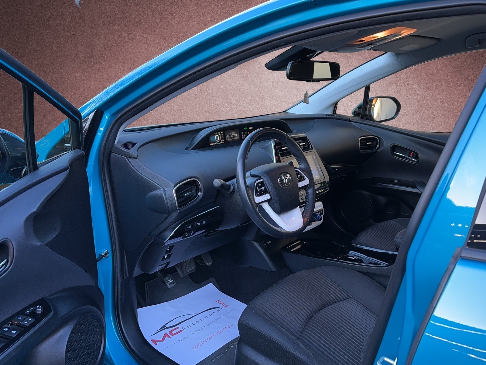 TOYOTA Prius 1.8 VVT-i Plug-in Hybrid-image-5