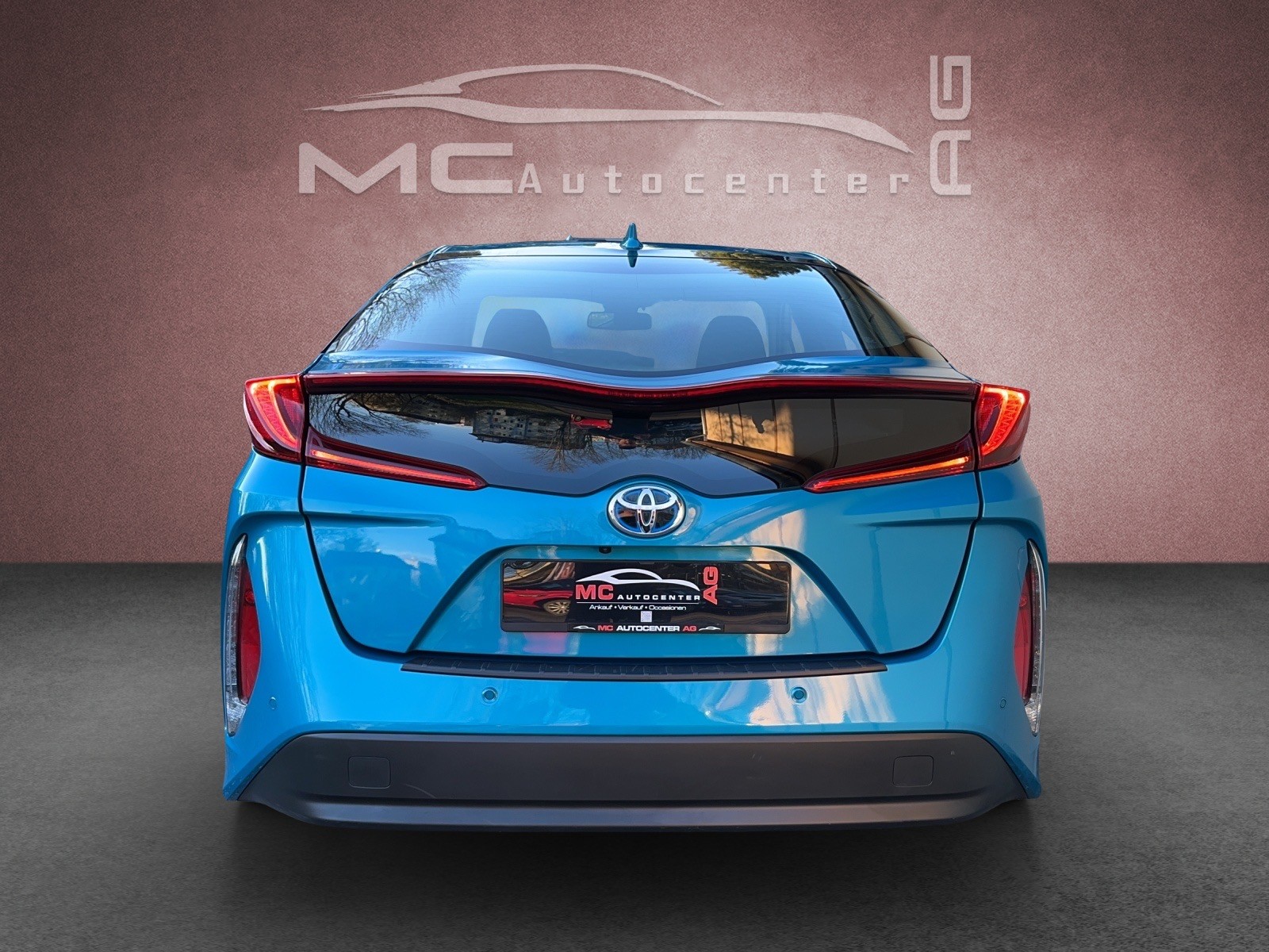 TOYOTA Prius 1.8 VVT-i Plug-in Hybrid-image-4