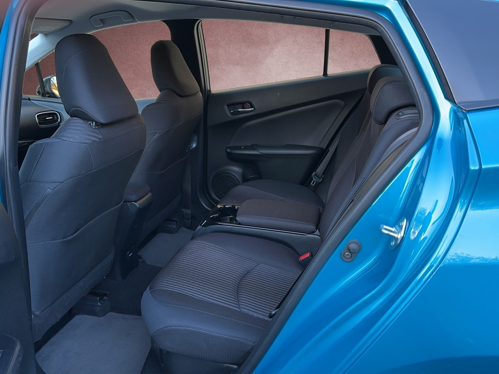 TOYOTA Prius 1.8 VVT-i Plug-in Hybrid-image-7