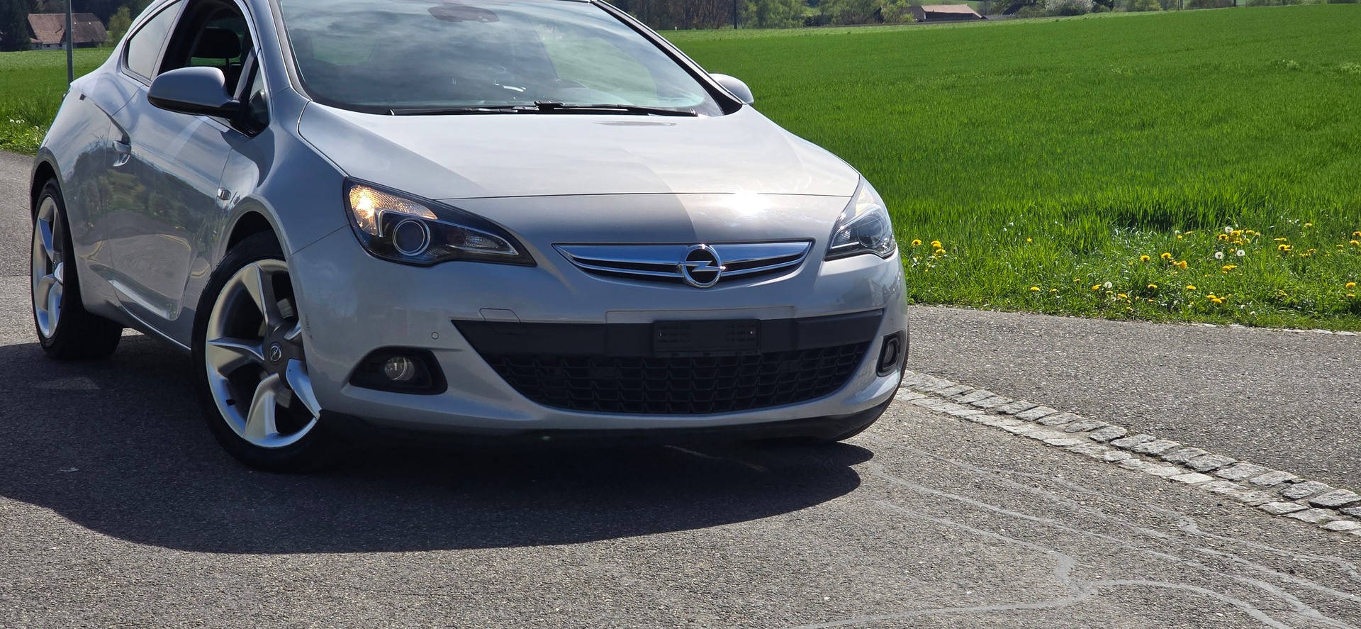 OPEL Astra GTC 1.6i 16V Sport-image-1