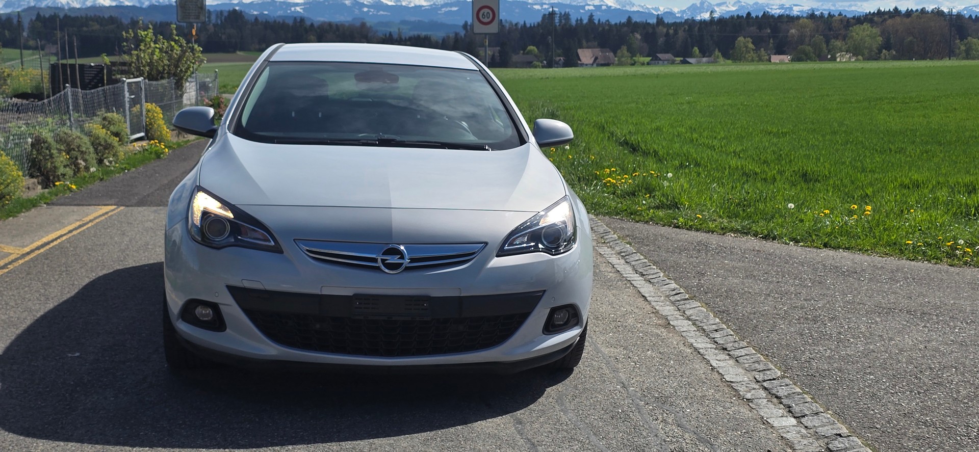 OPEL Astra GTC 1.6i 16V Sport-image-3