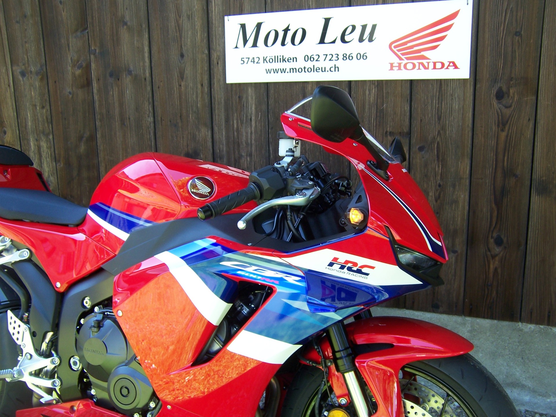 HONDA CBR 600 RR-image-11